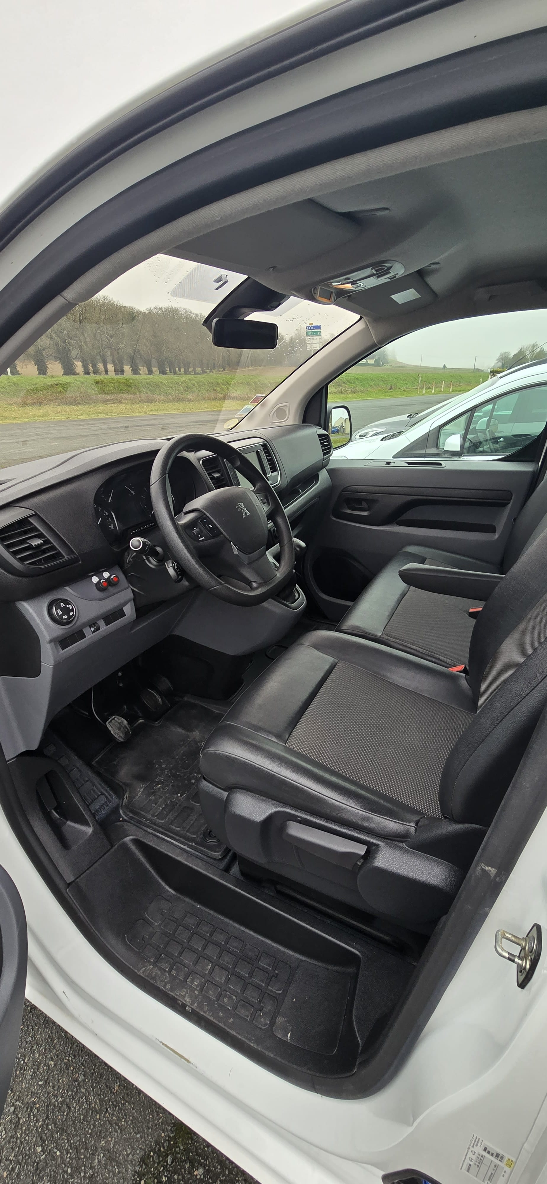 Peugeot Expert avec Entrée audio / iPod