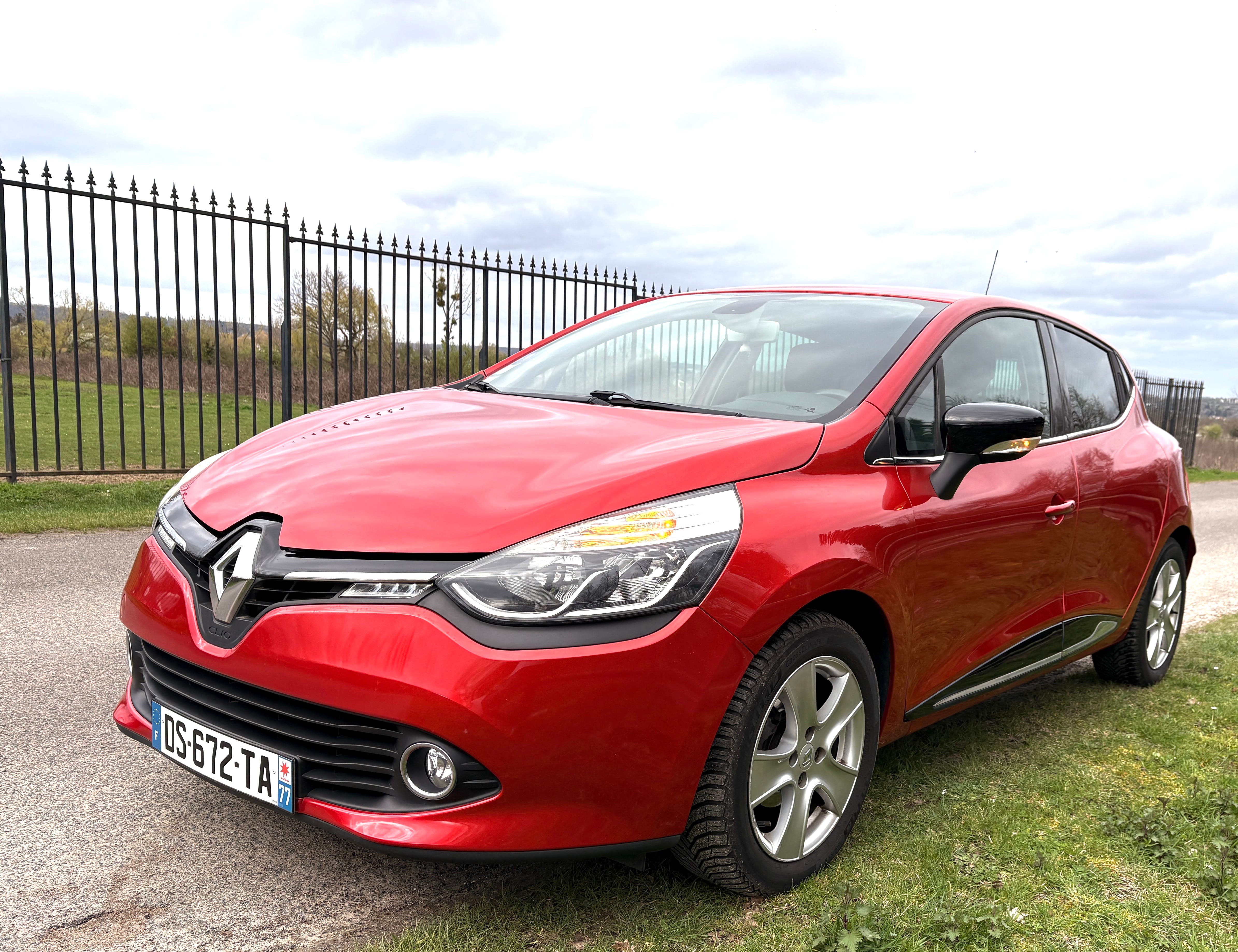 Renault Clio Intens 2015, idéale ville et week-end, économique !, 2015, Essence 95