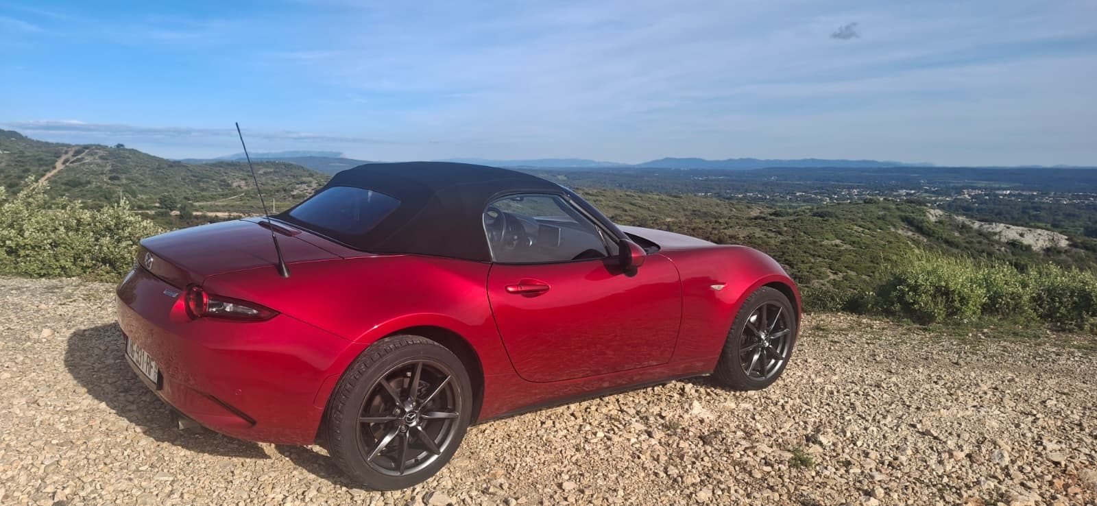 Mazda MX-5 Miata avec GPS