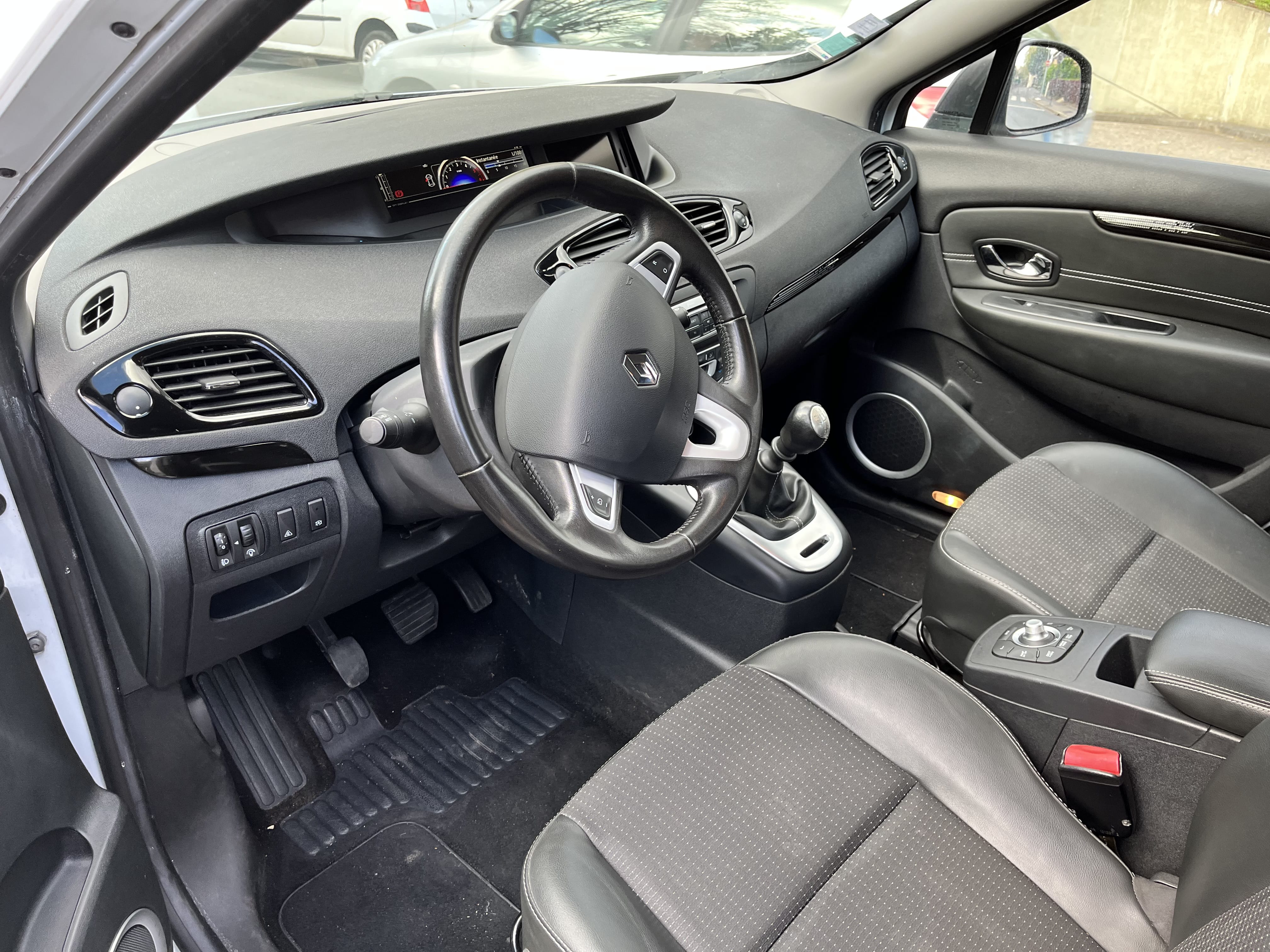 Renault Grand Scenic 7PL avec Audio Bluetooth
