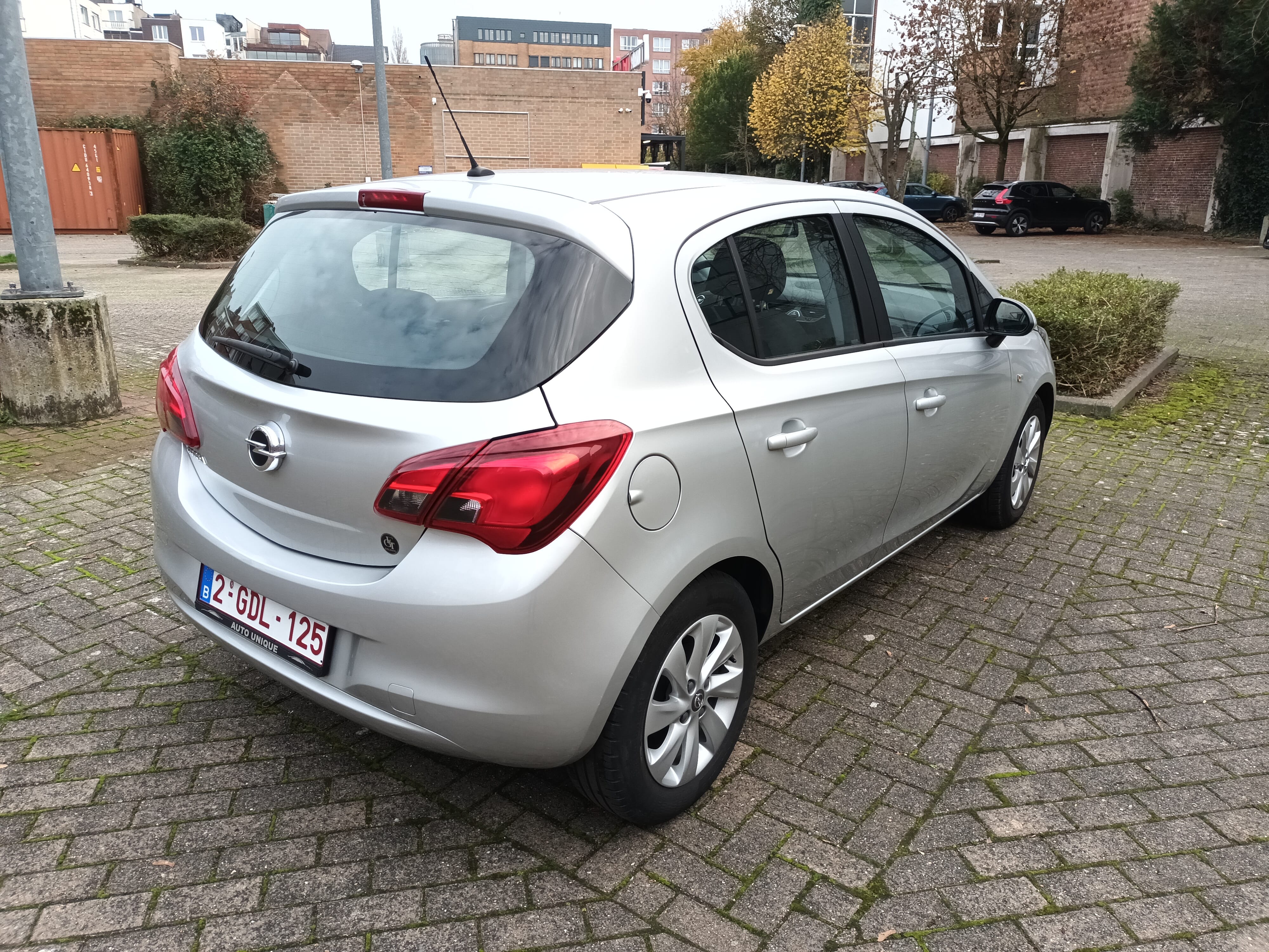 Opel Corsa 1.4i met Audio- / iPod-ingang