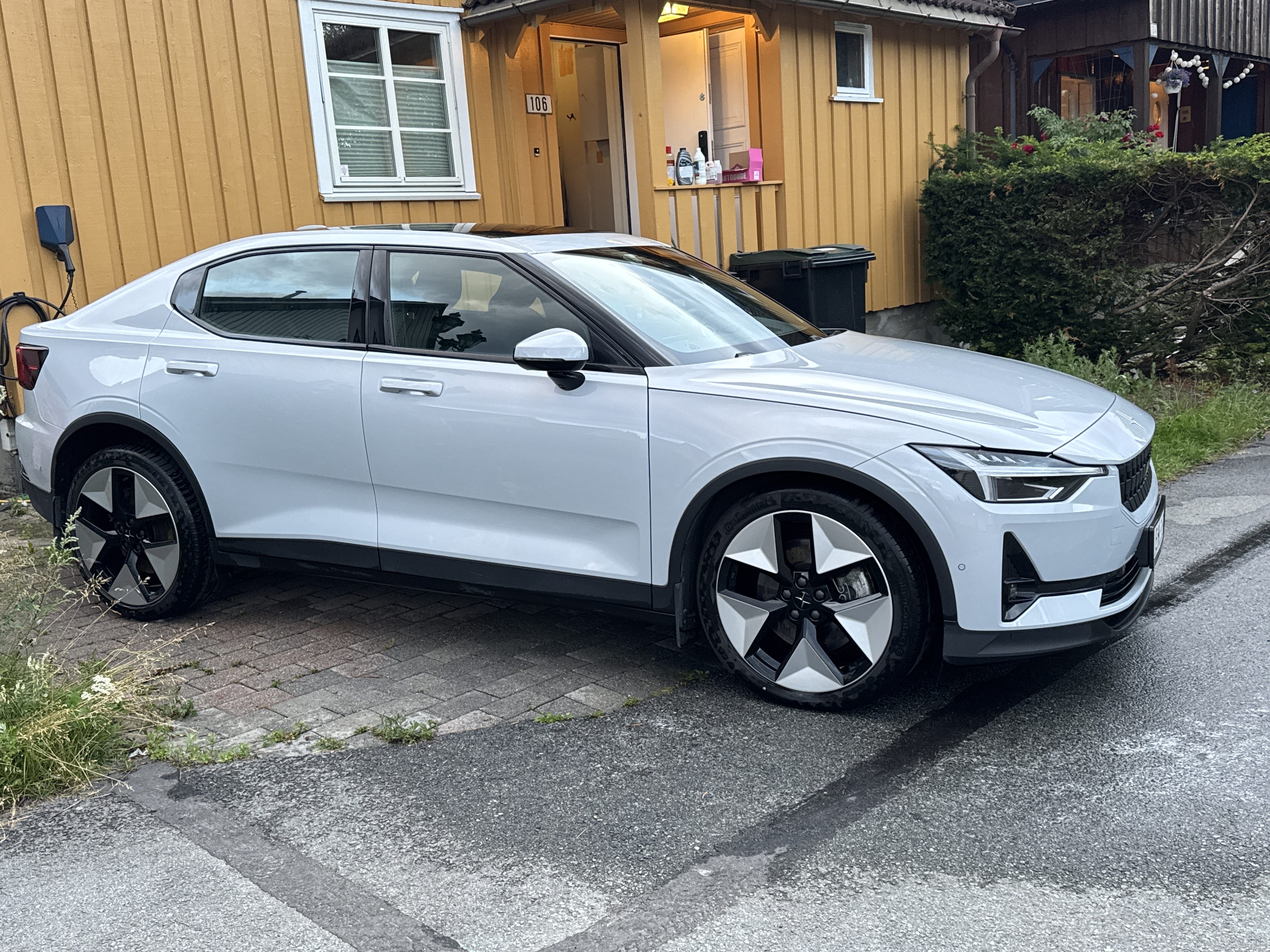 Polestar 2 Long Range Dual Motor med Firehjulstrekk