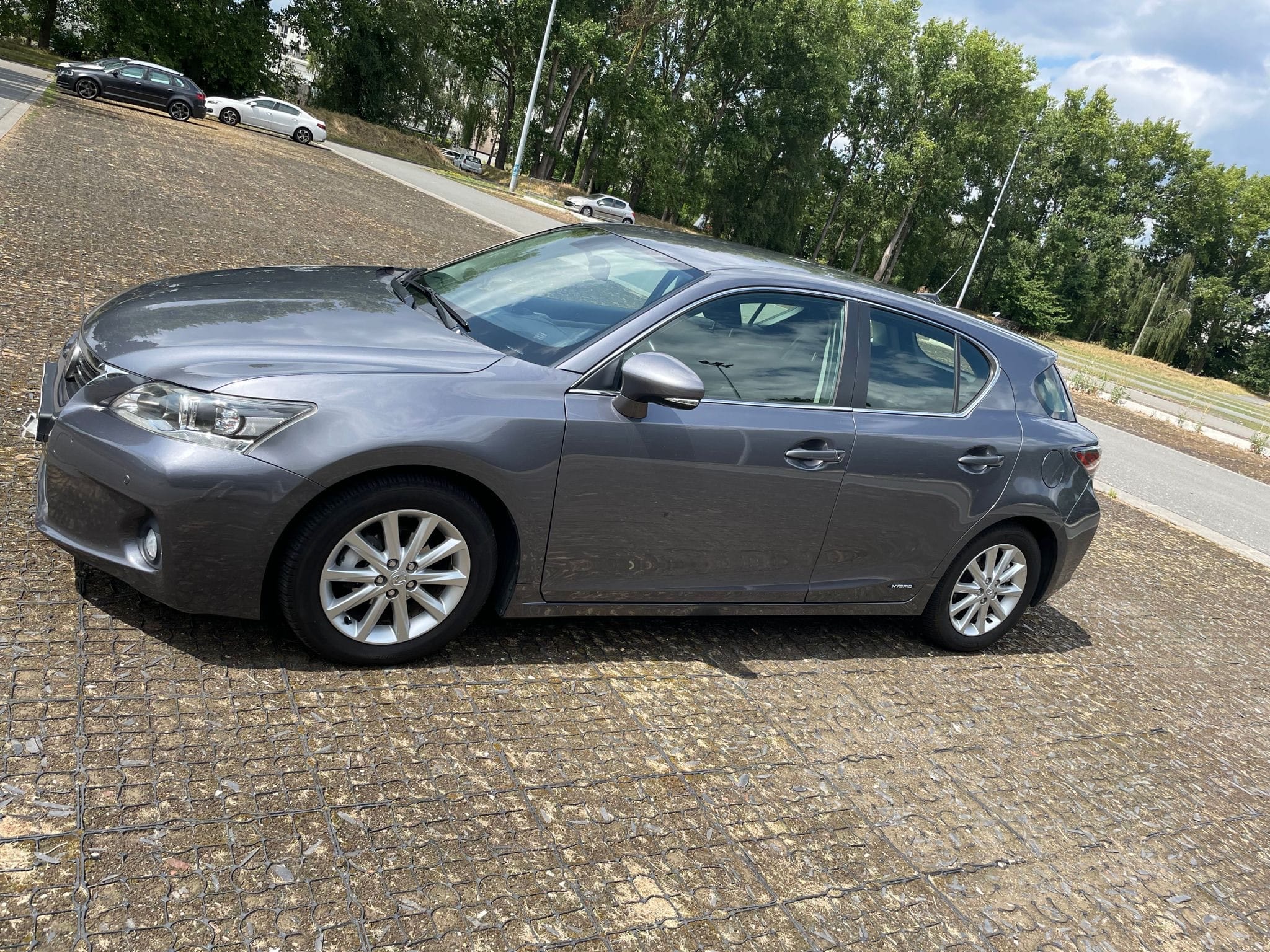 Lexus CT 200h, 2013, Essence 95 / Électrique (hybride), automatique