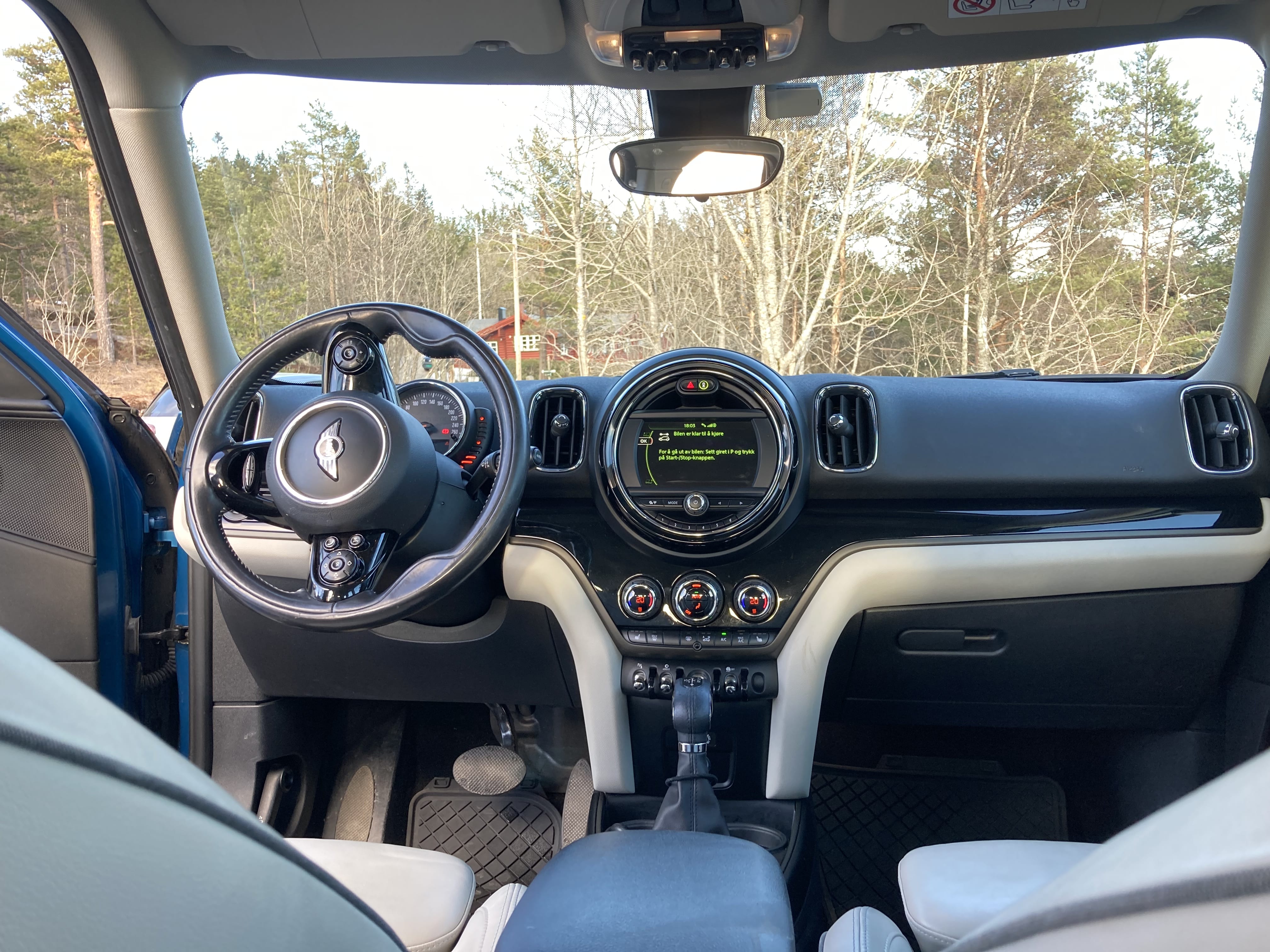 Mini Countryman 4WD with Cruise control