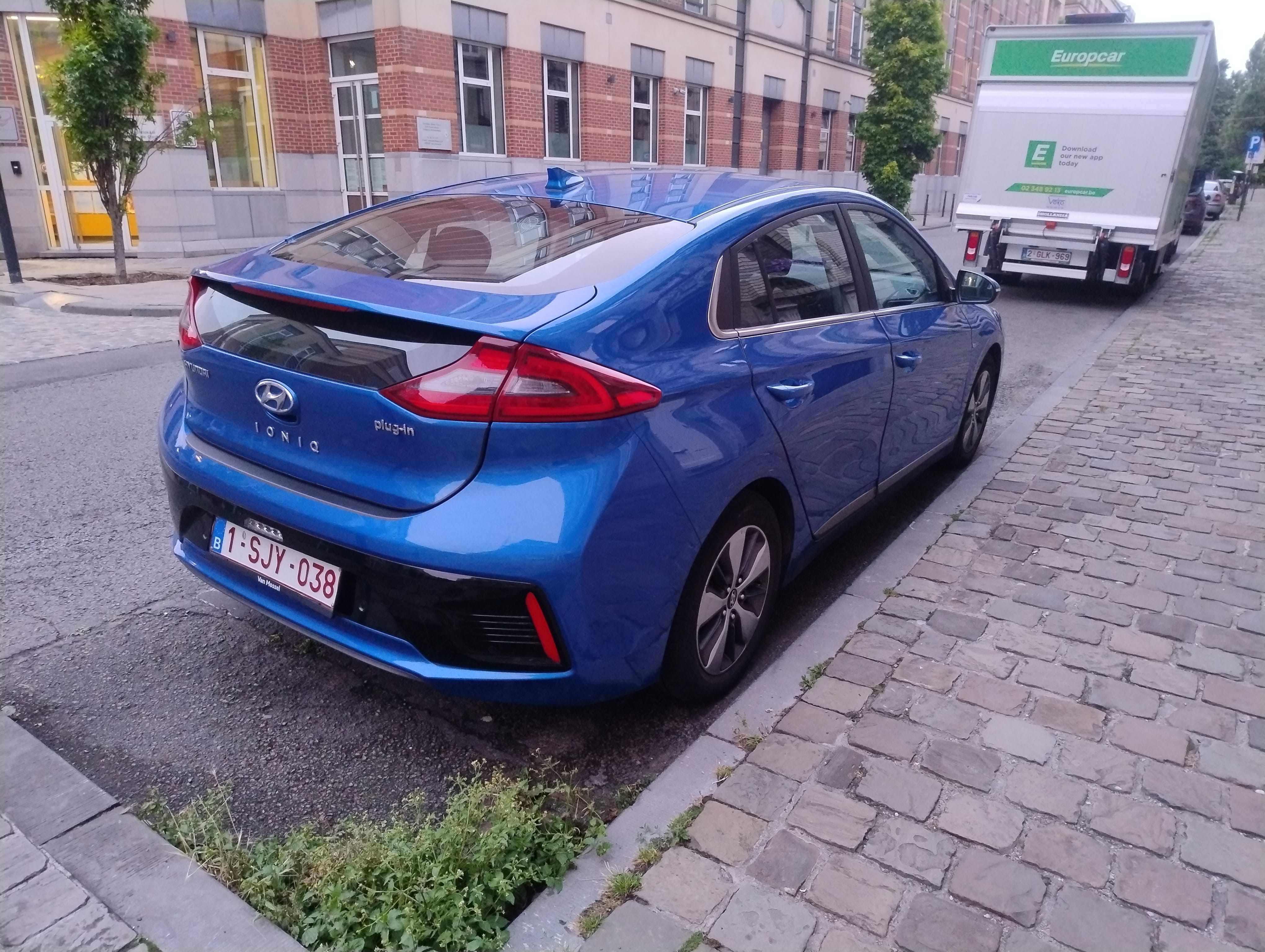 Hyundai Ioniq Hybride Plug in avec GPS