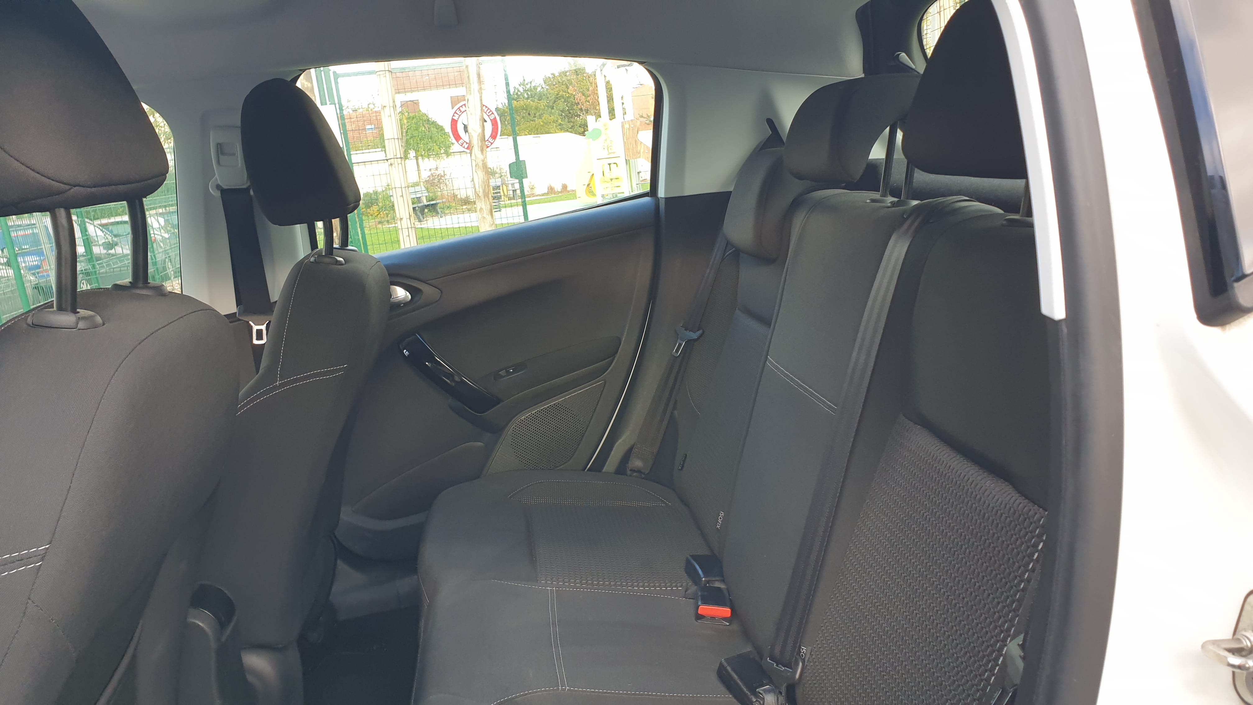 Peugeot 208 Kremelin-Bicêtre -EM895WF avec Entrée audio / iPod