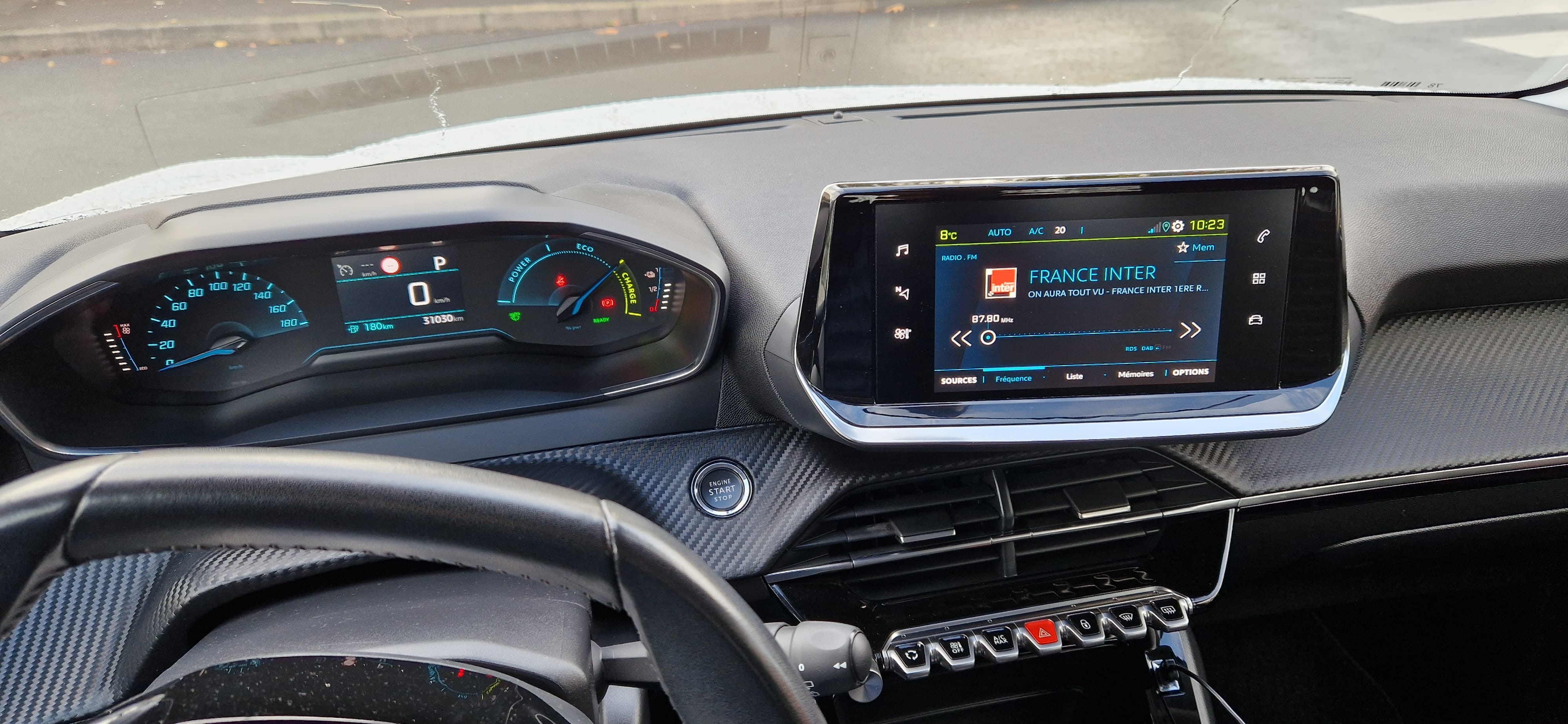 Peugeot 208 Électrique avec Audio Bluetooth