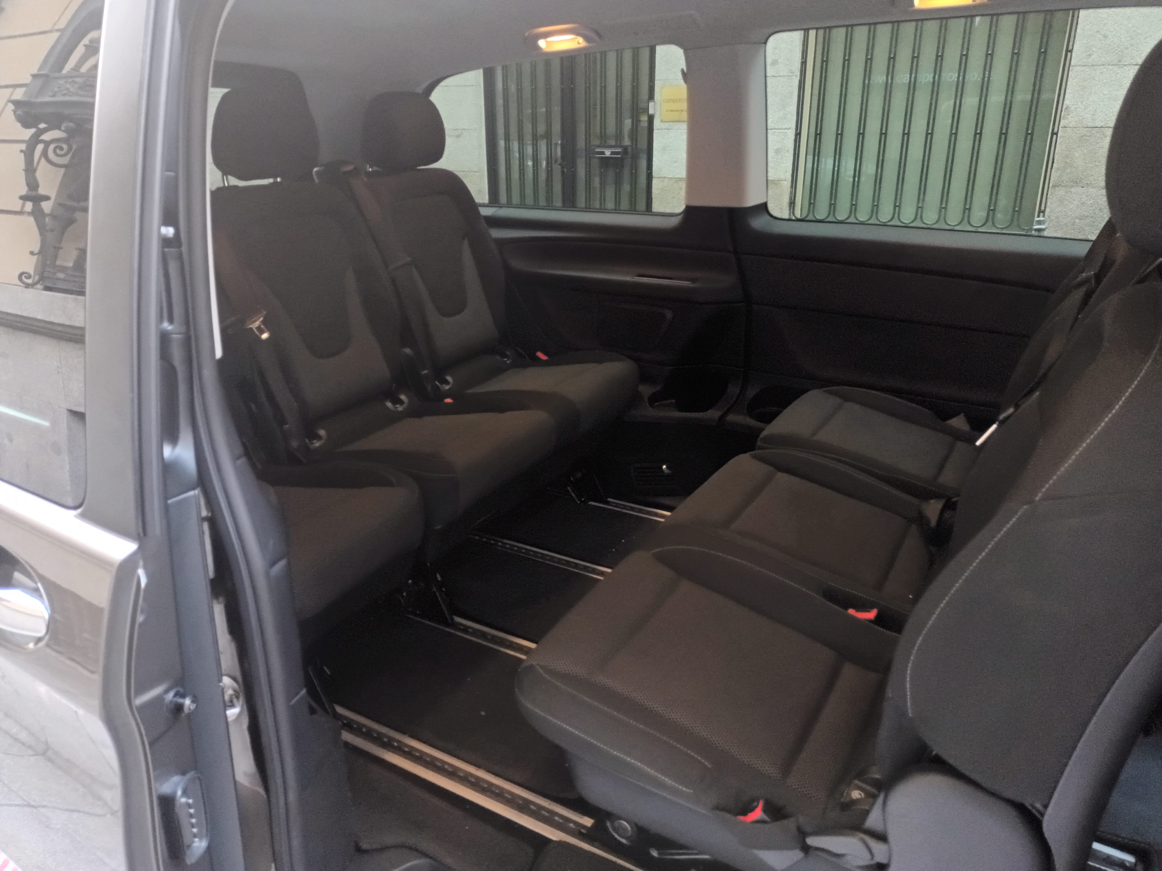 Mercedes-Benz Clase V 220d con Apple CarPlay