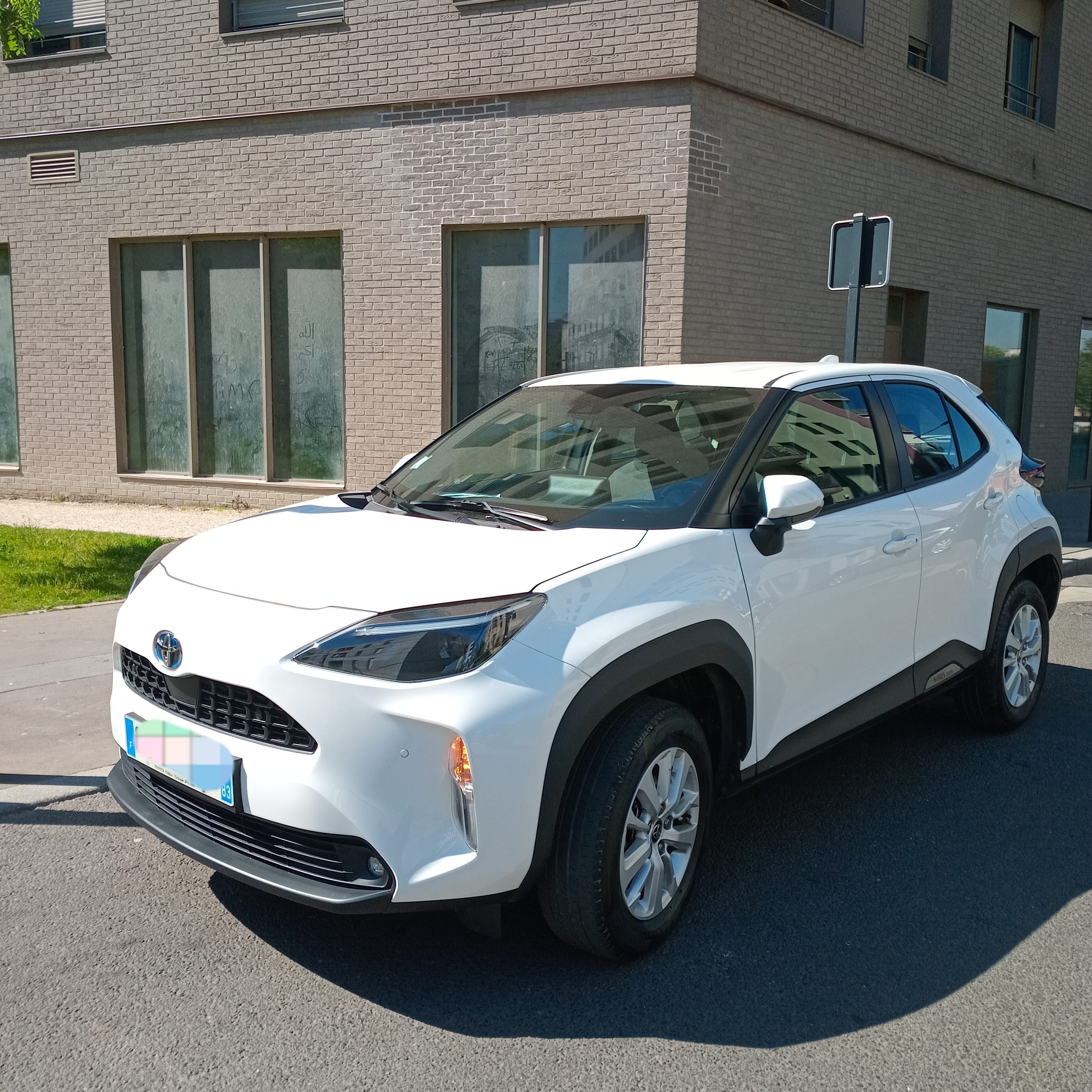 Toyota Yaris Cross Hybrid, 2022, Essence 95 / Électrique (hybride), automatique