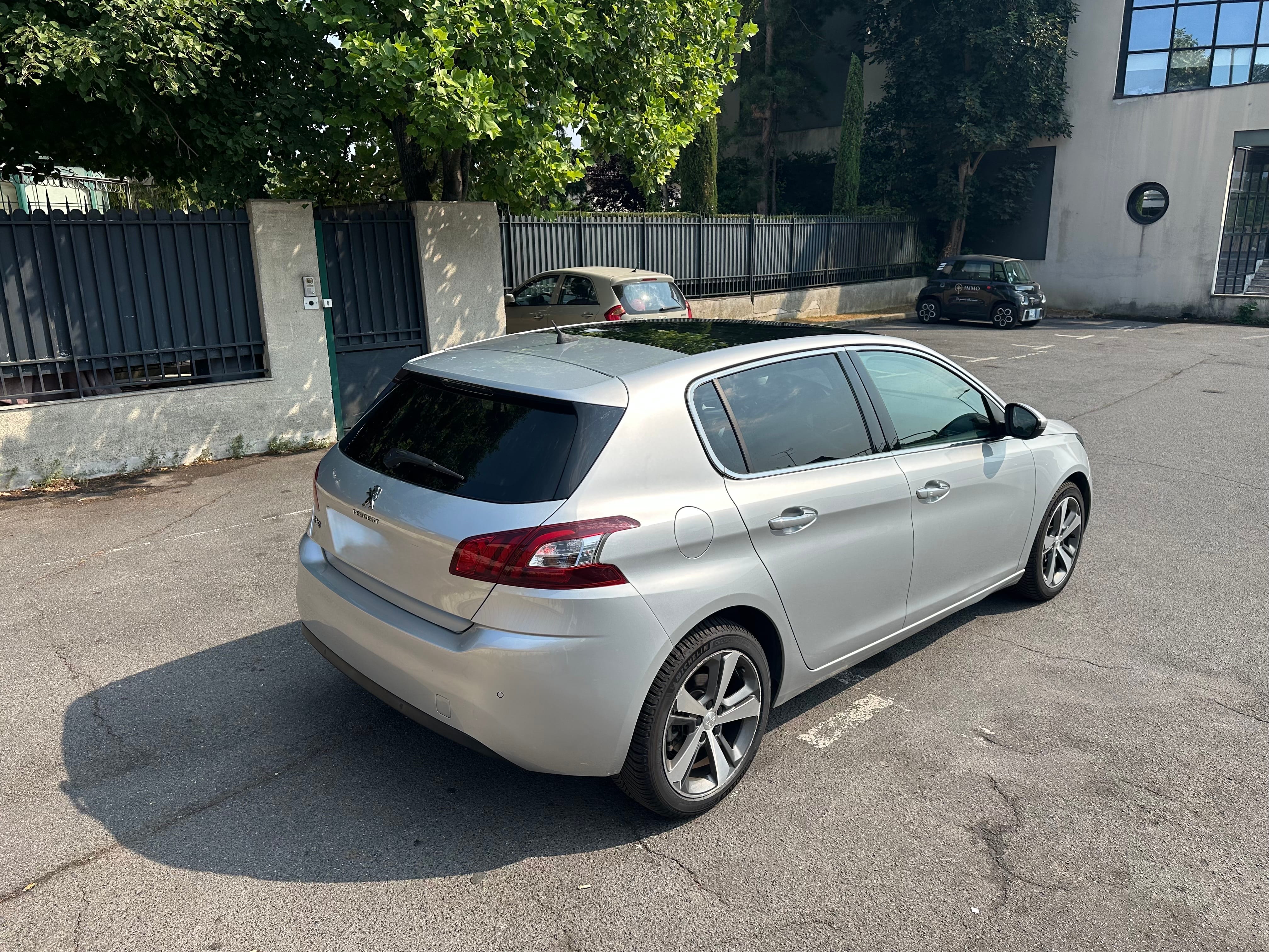 Peugeot 308 with Bluetooth audio