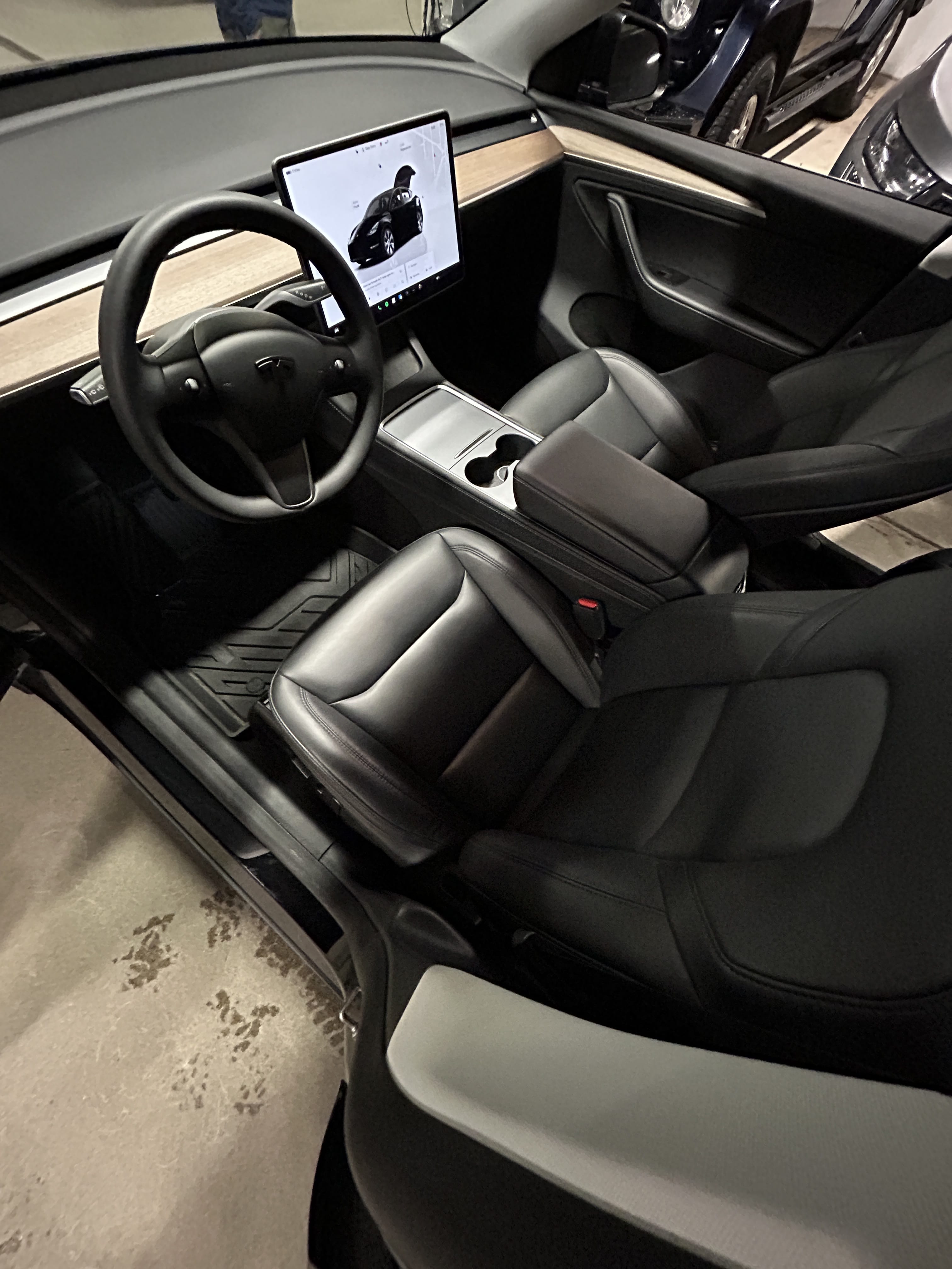 Tesla Model Y Long Range med GPS