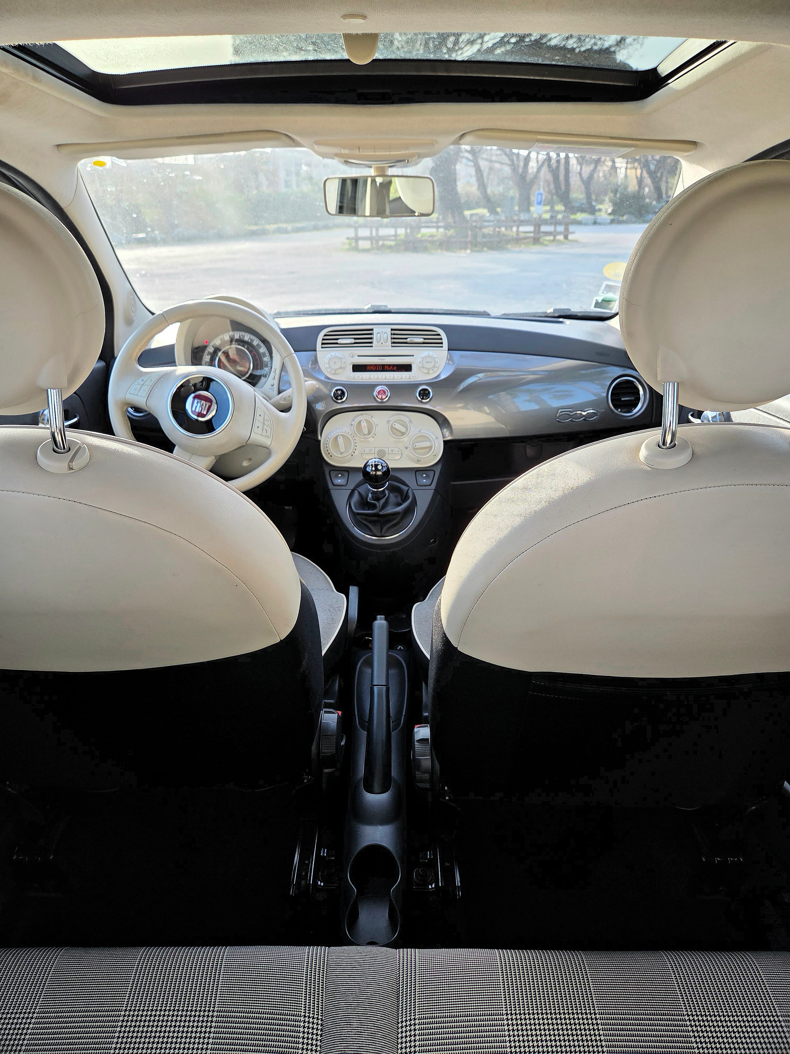 Fiat 500 avec Autoradio