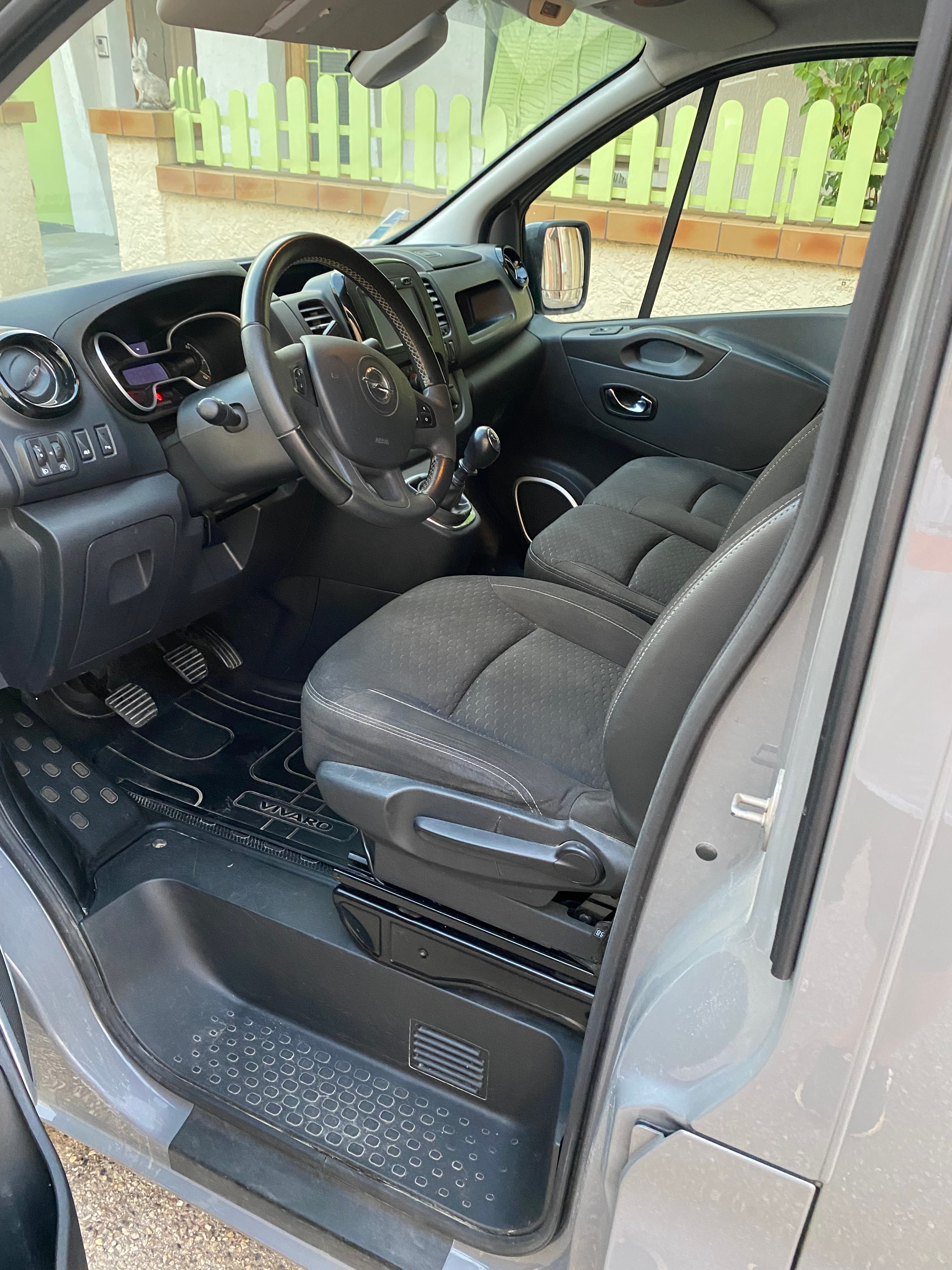 Opel Vivaro avec Audio Bluetooth