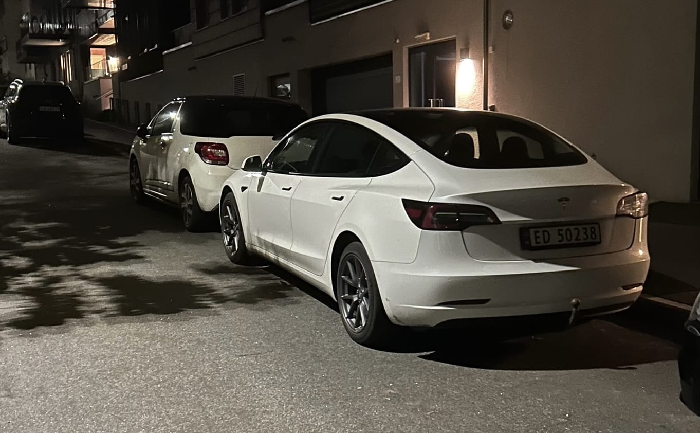 Tesla Model 3 med GPS