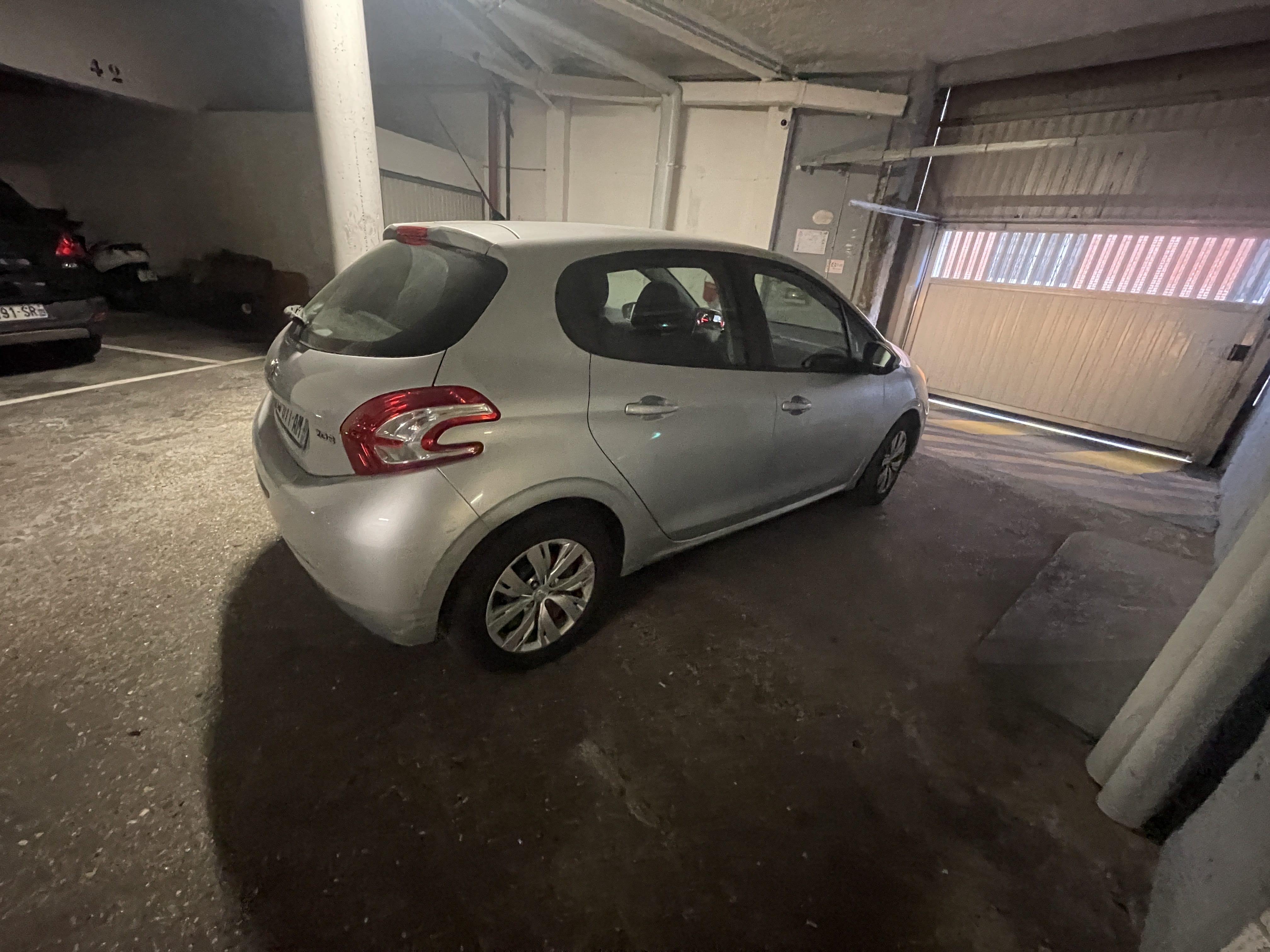 Peugeot 208 Essence avec Régulateur de vitesse