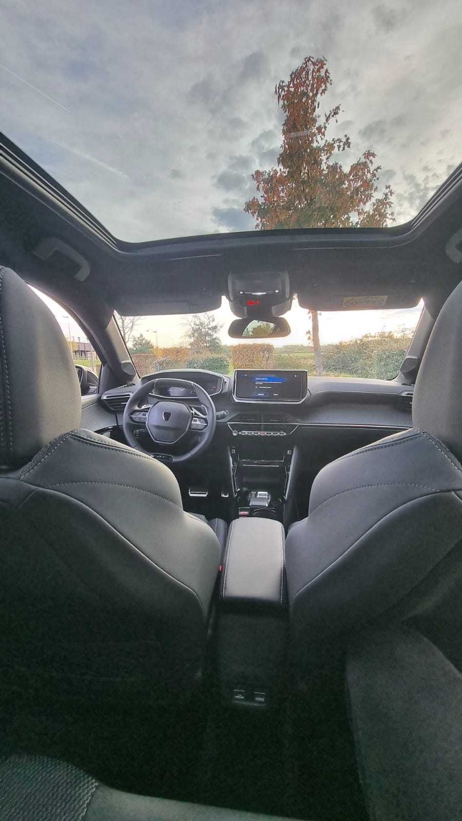 Peugeot 208 GT Line avec GPS