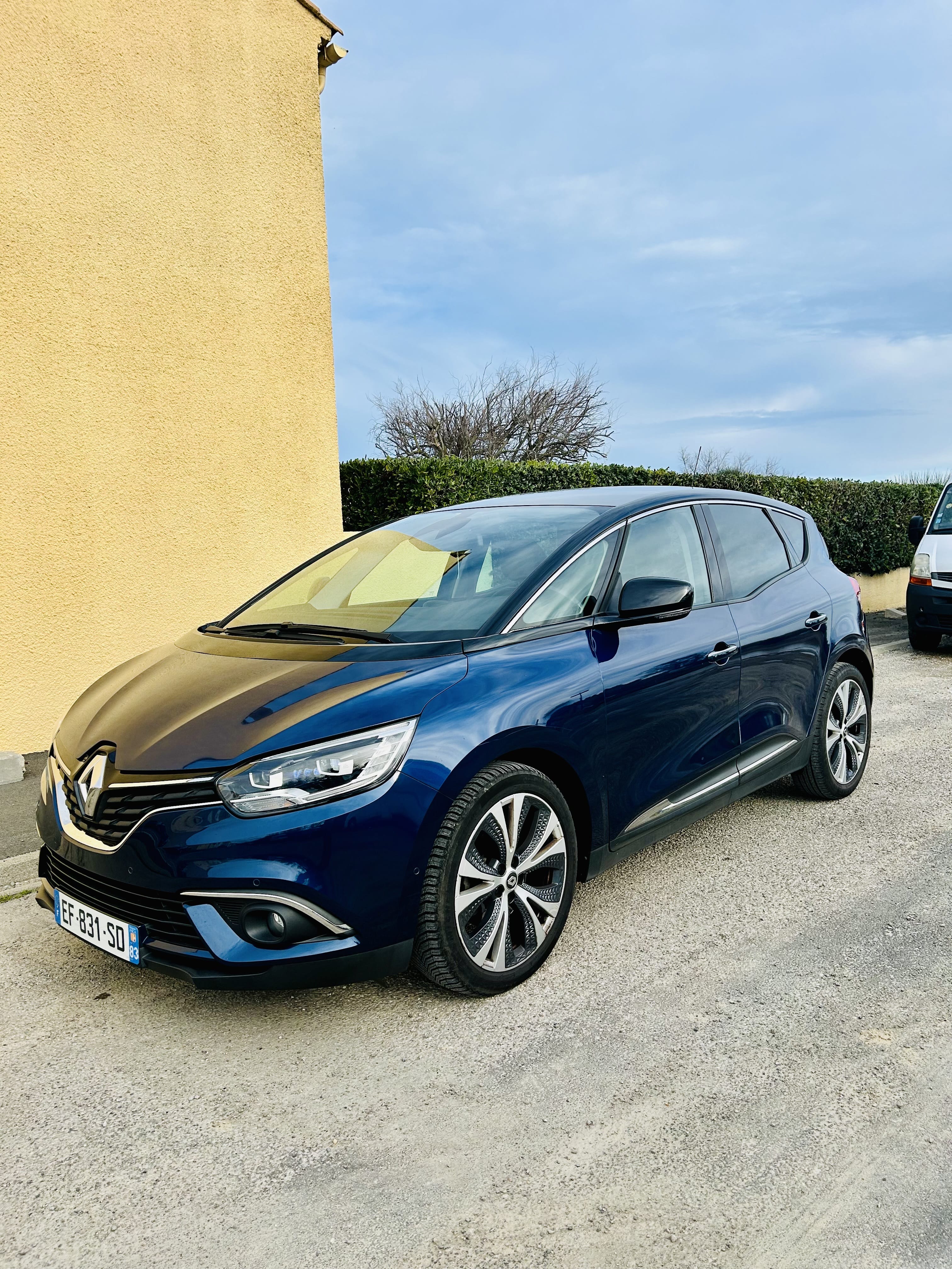 Renault Scenic, 2016, Essence 95