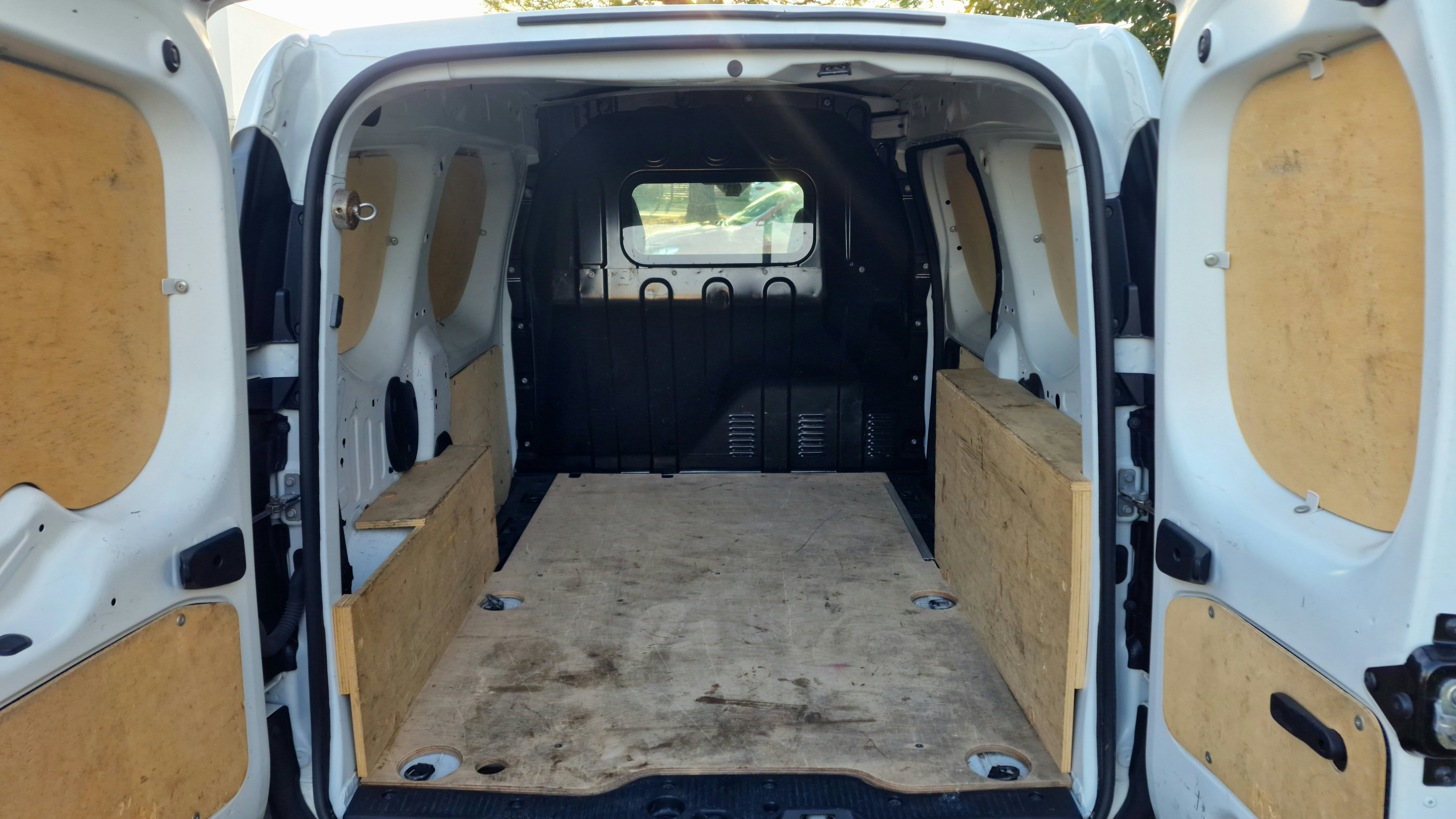 Renault Express mit USB-Ladeanschlüsse
