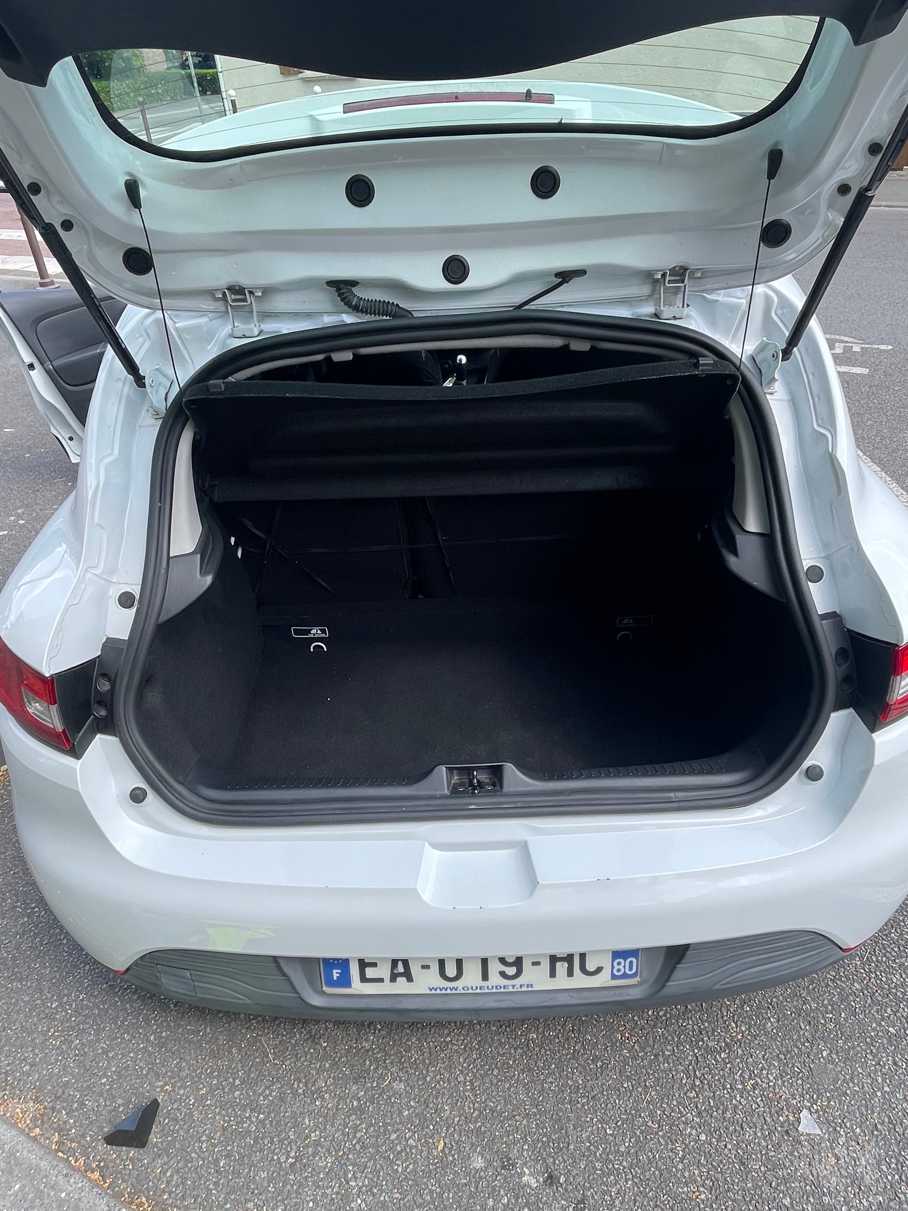 Renault Clio avec Autoradio