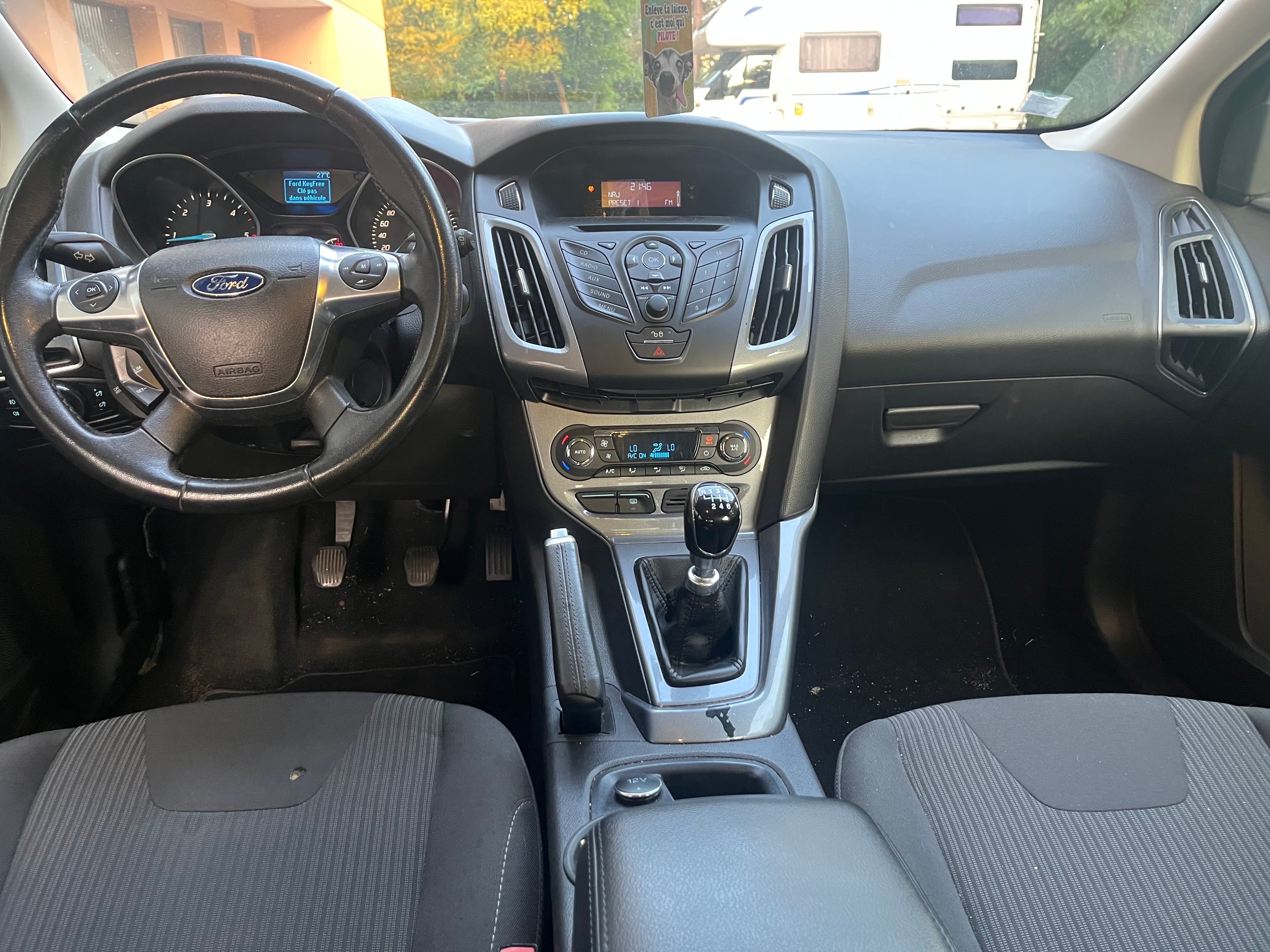 Ford Focus 2l tdci 140cv  TITANIUM avec Pneus neige