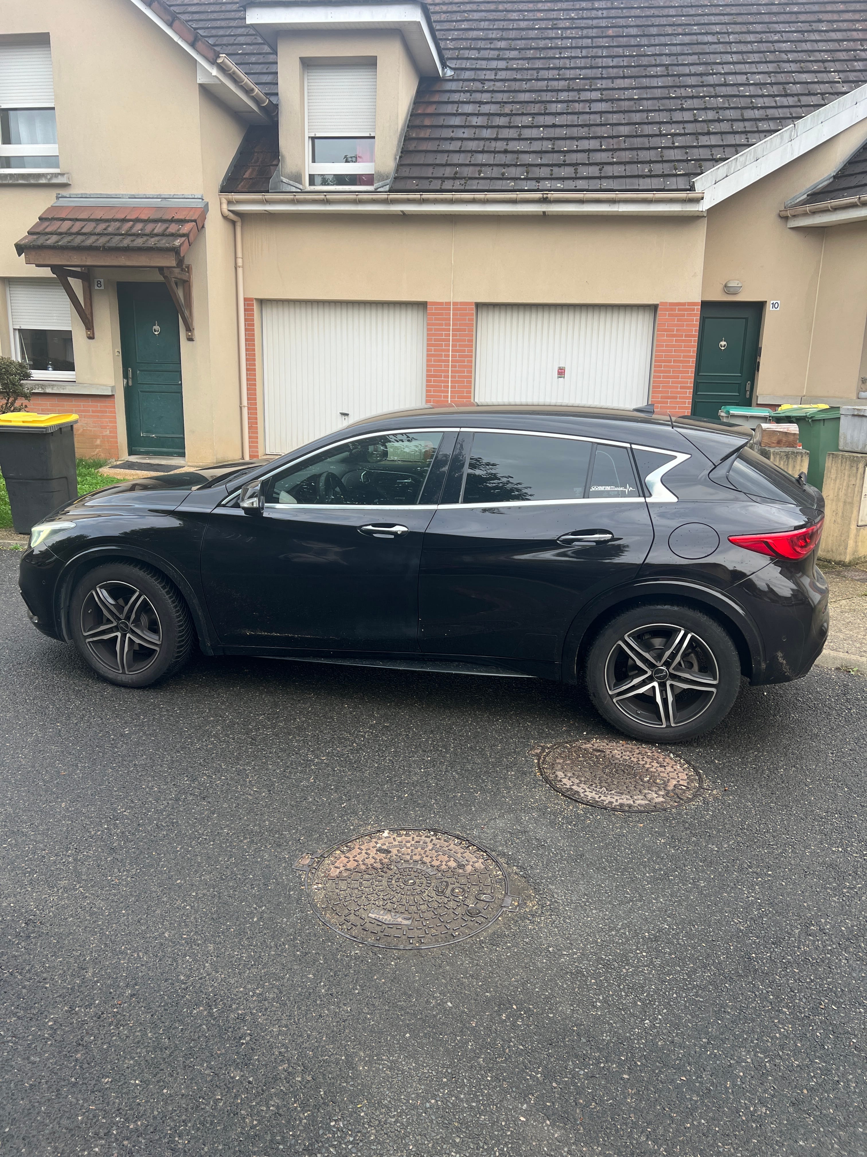 Infiniti Q30 avec Climatisation