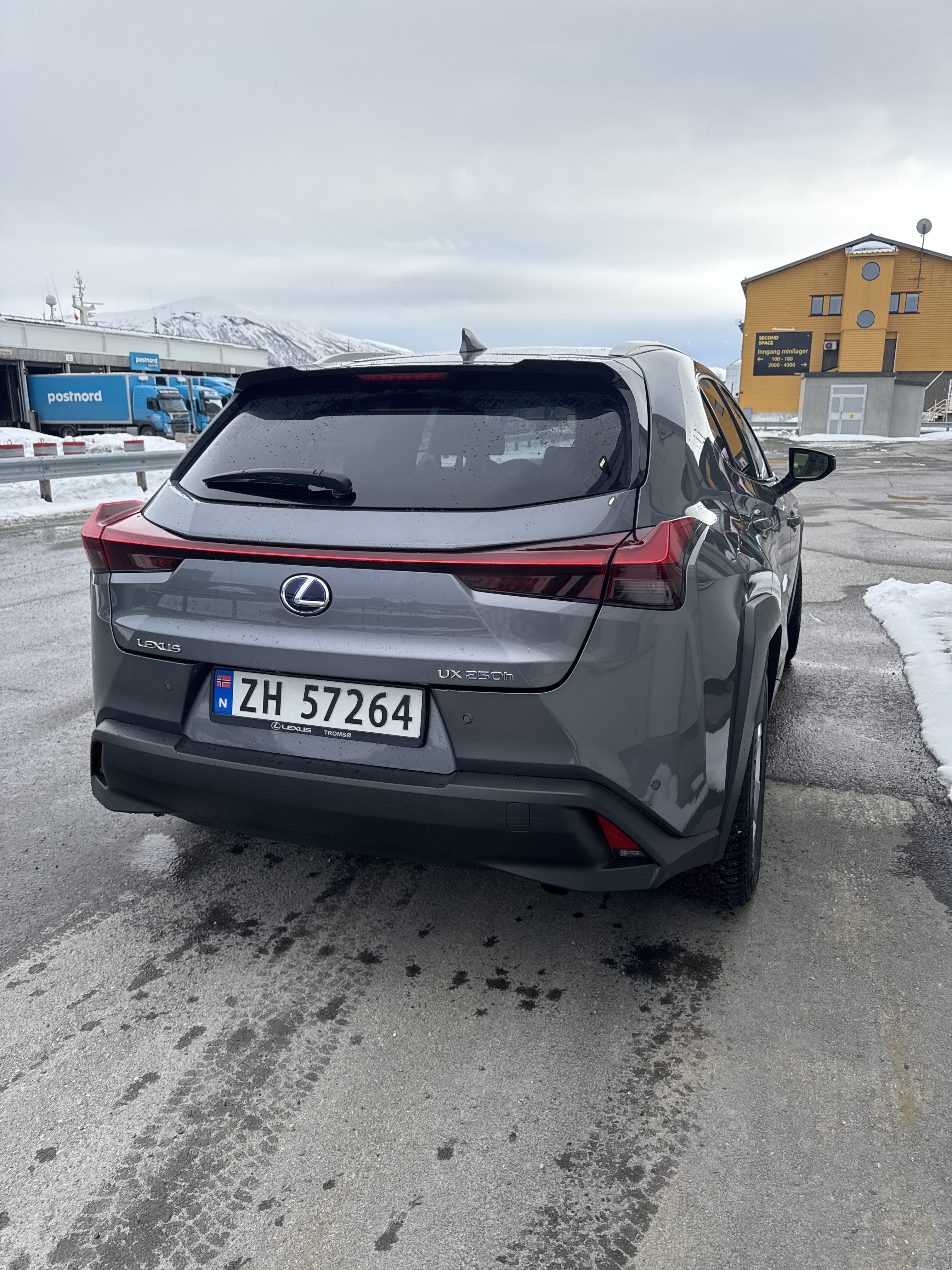 Lexus UX 250h avec GPS