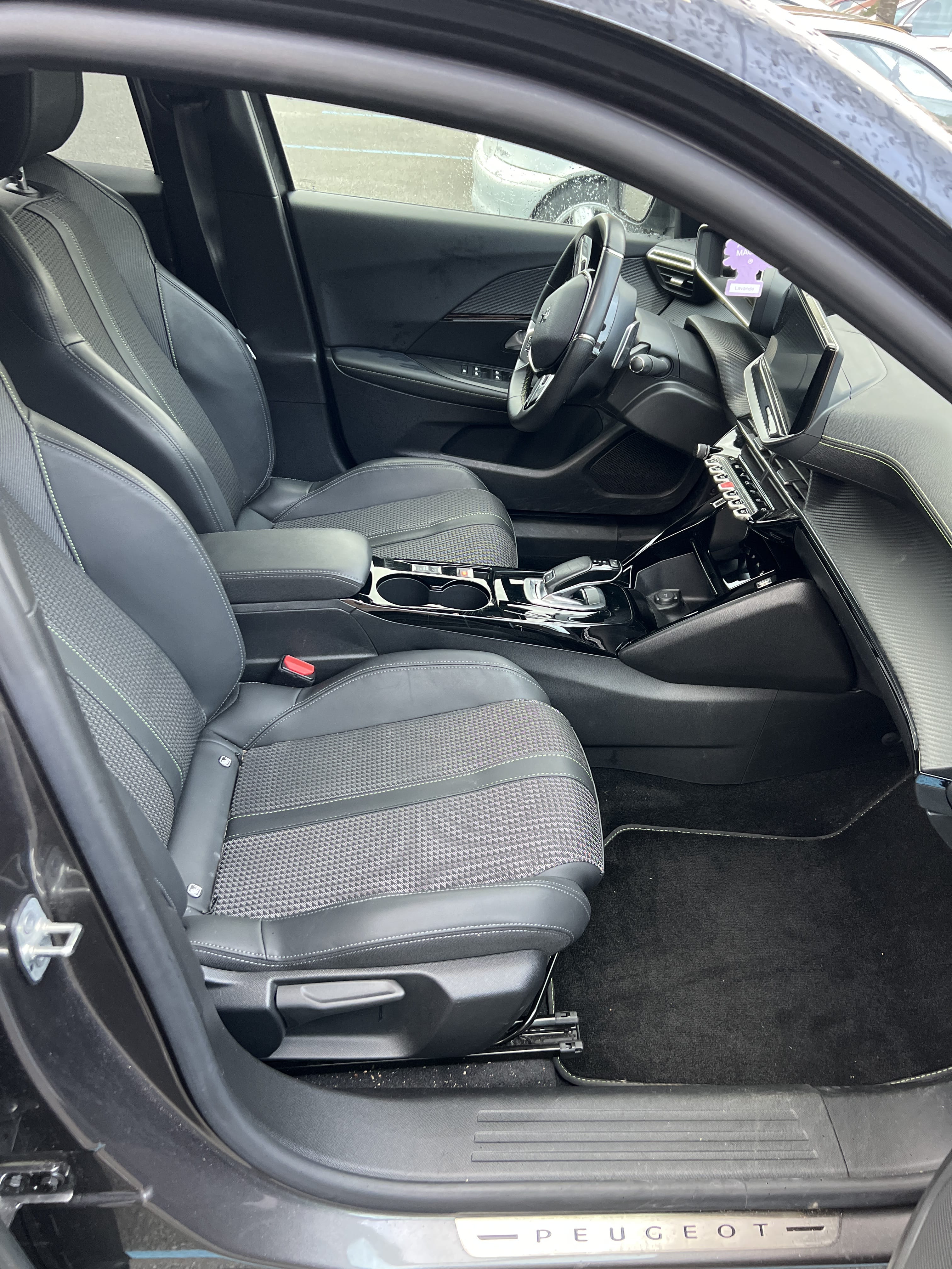 Peugeot 2008 avec Apple CarPlay