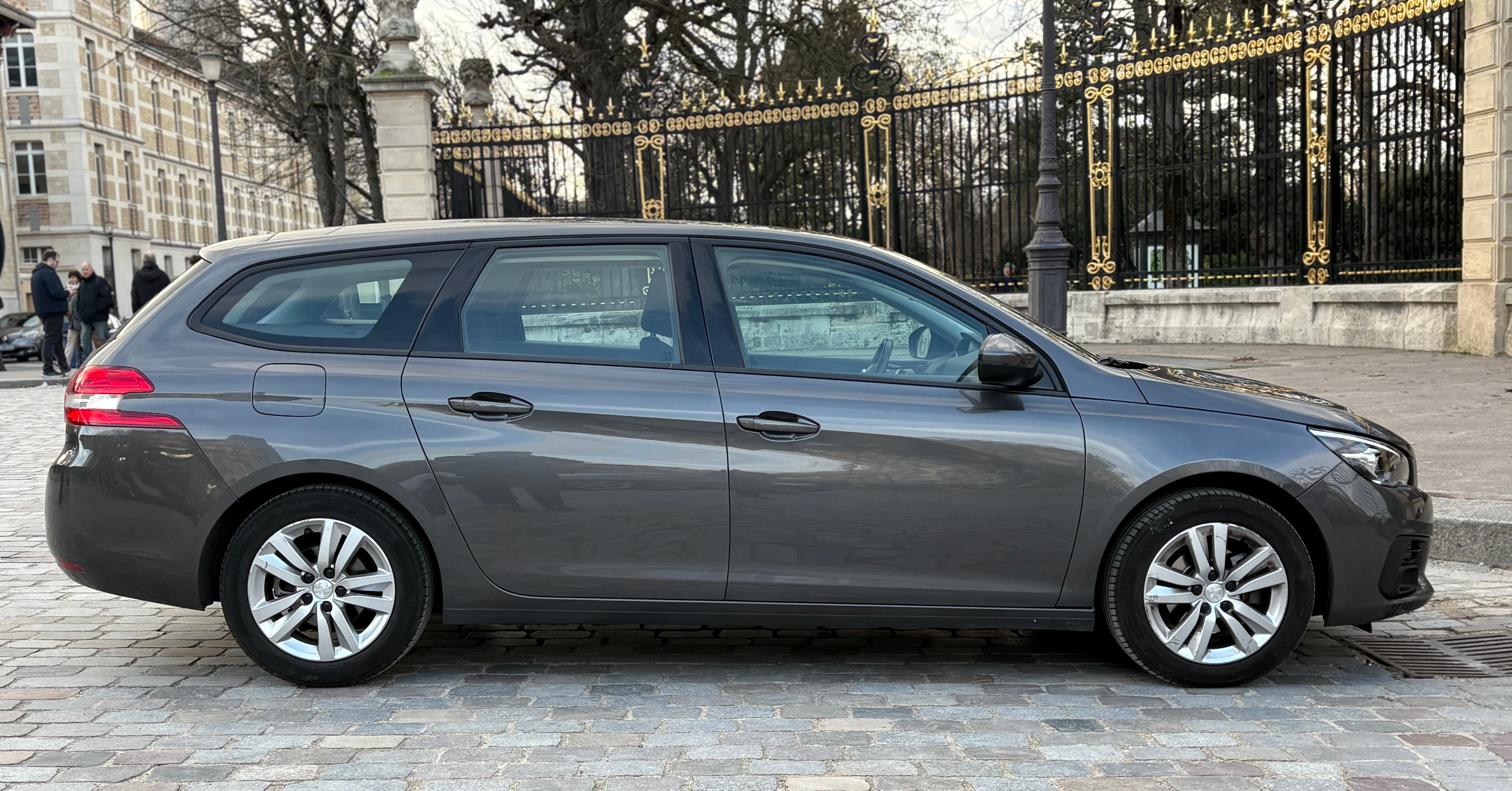 Peugeot 308 SW 130ch HDI - Gare Montparnasse avec Climatisation