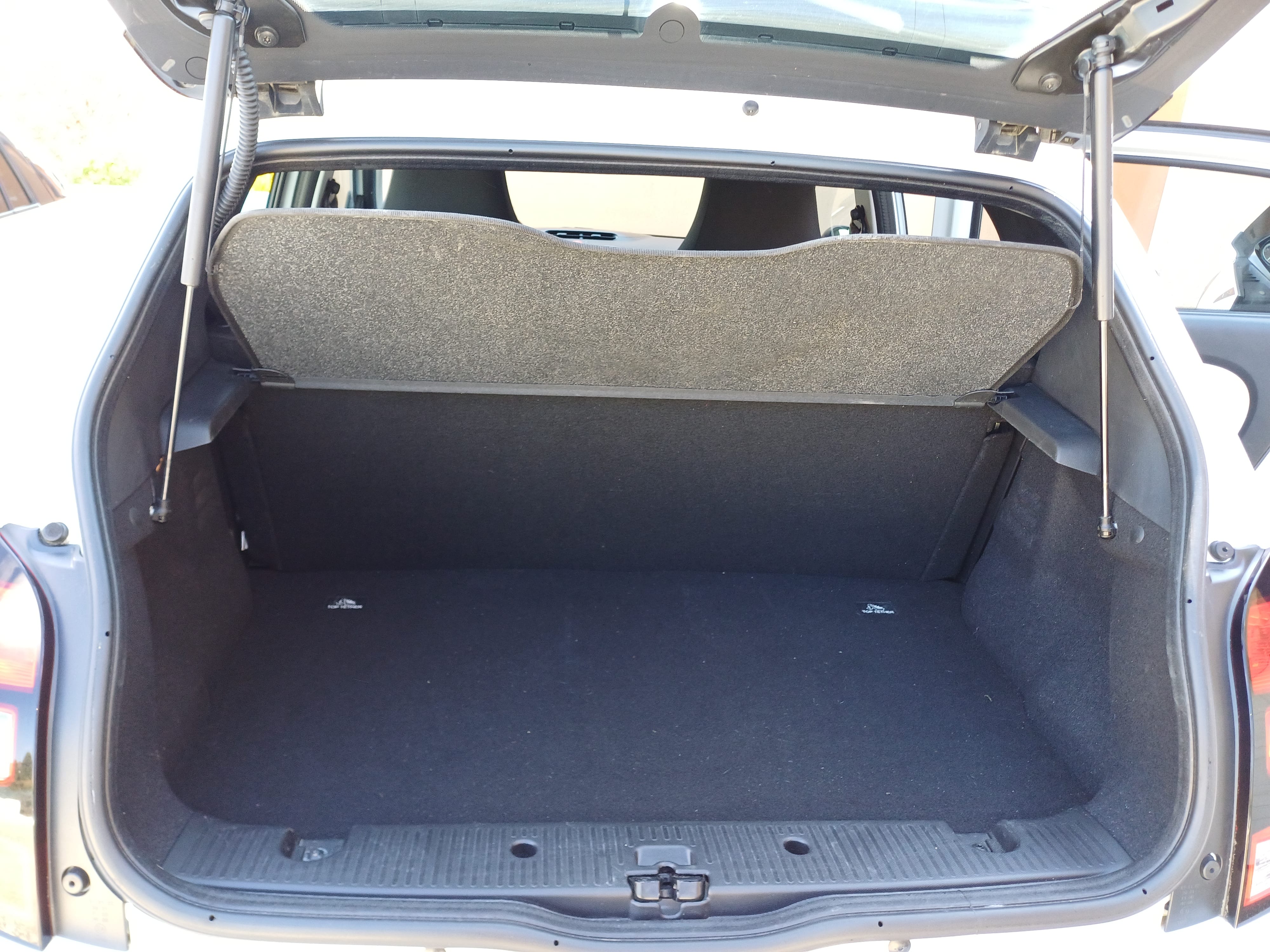 Renault Twingo III avec Autoradio