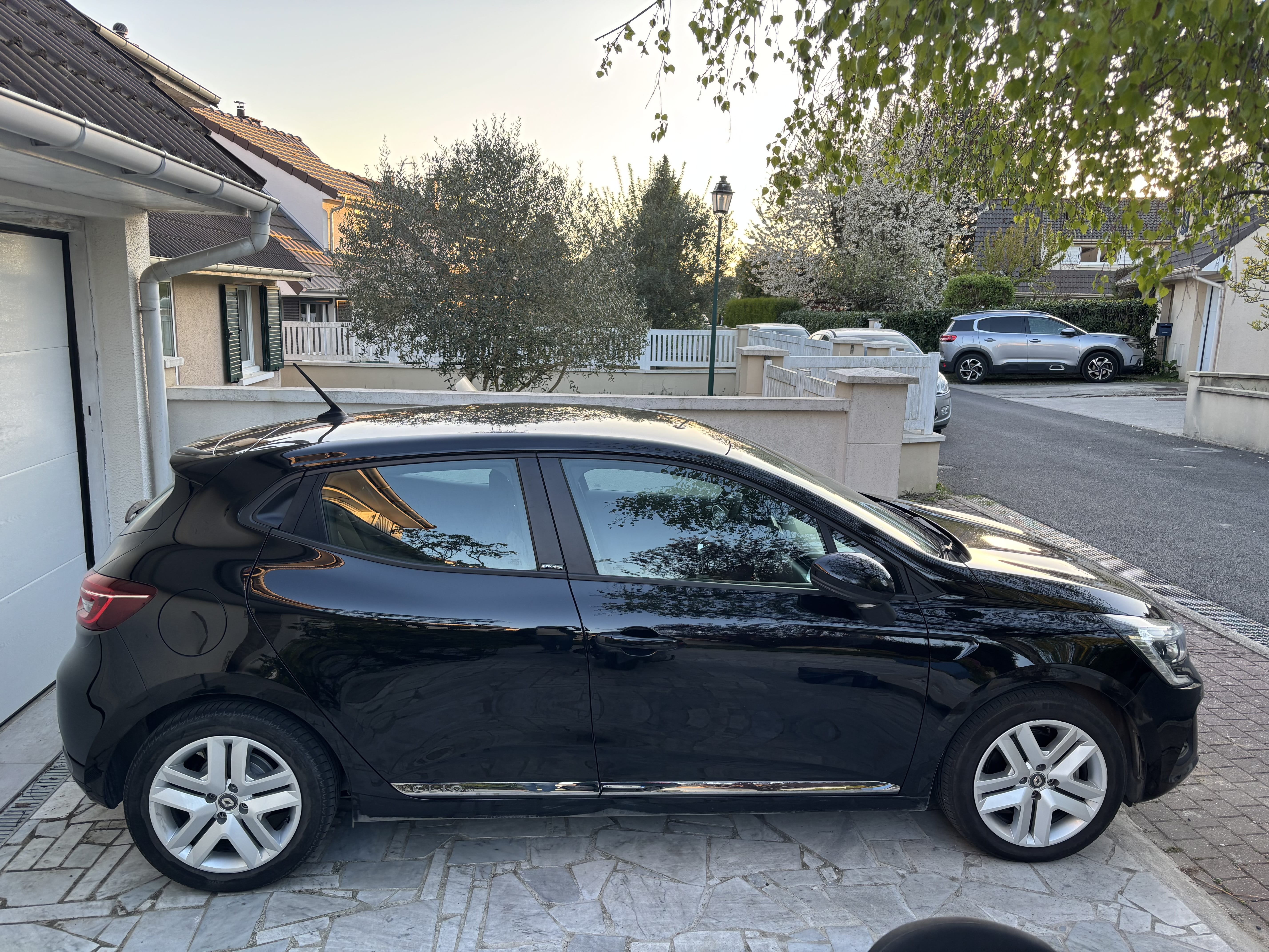 Renault Clio E-tech avec Climatisation