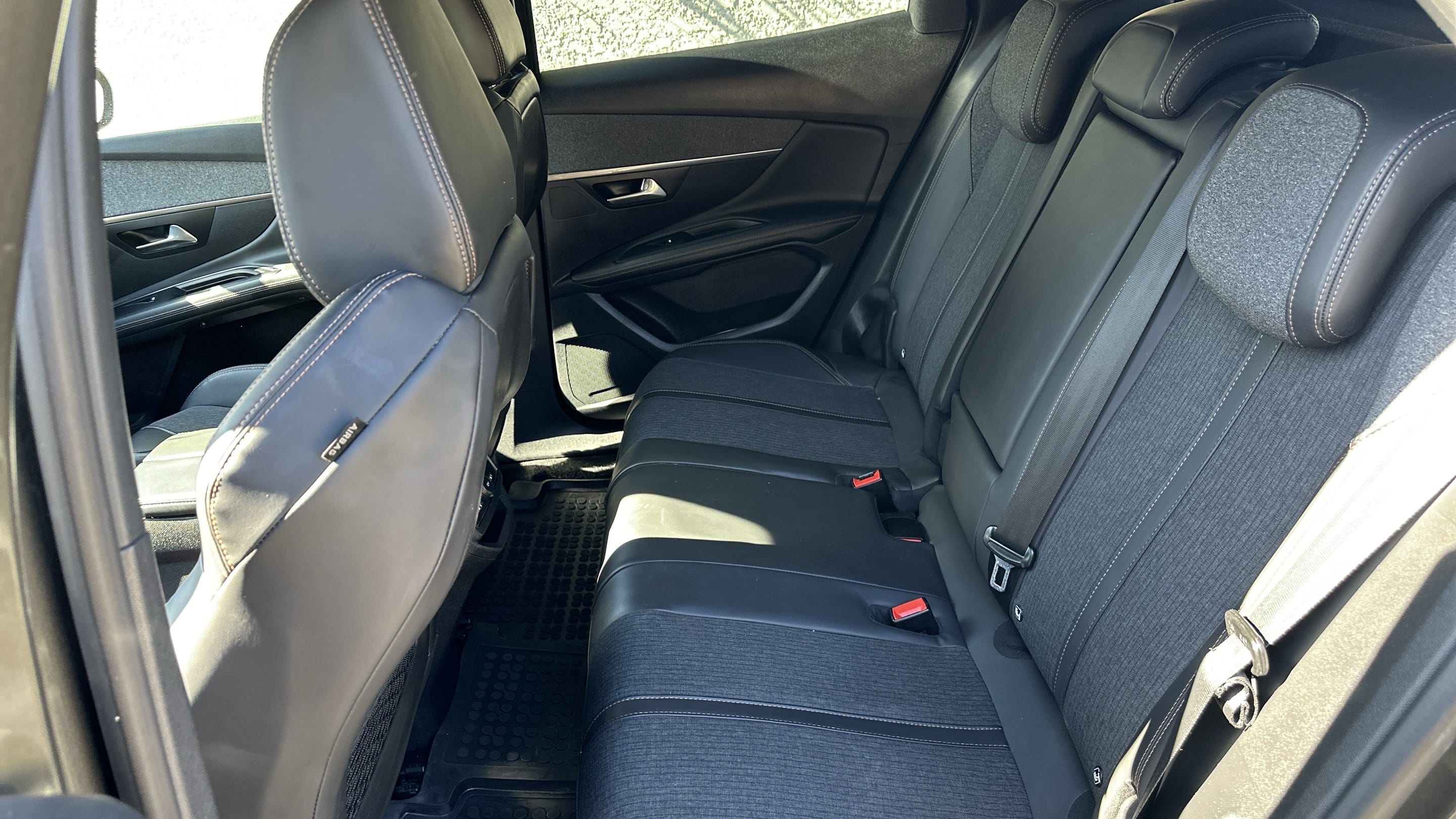 Peugeot 3008 avec Entrée audio / iPod