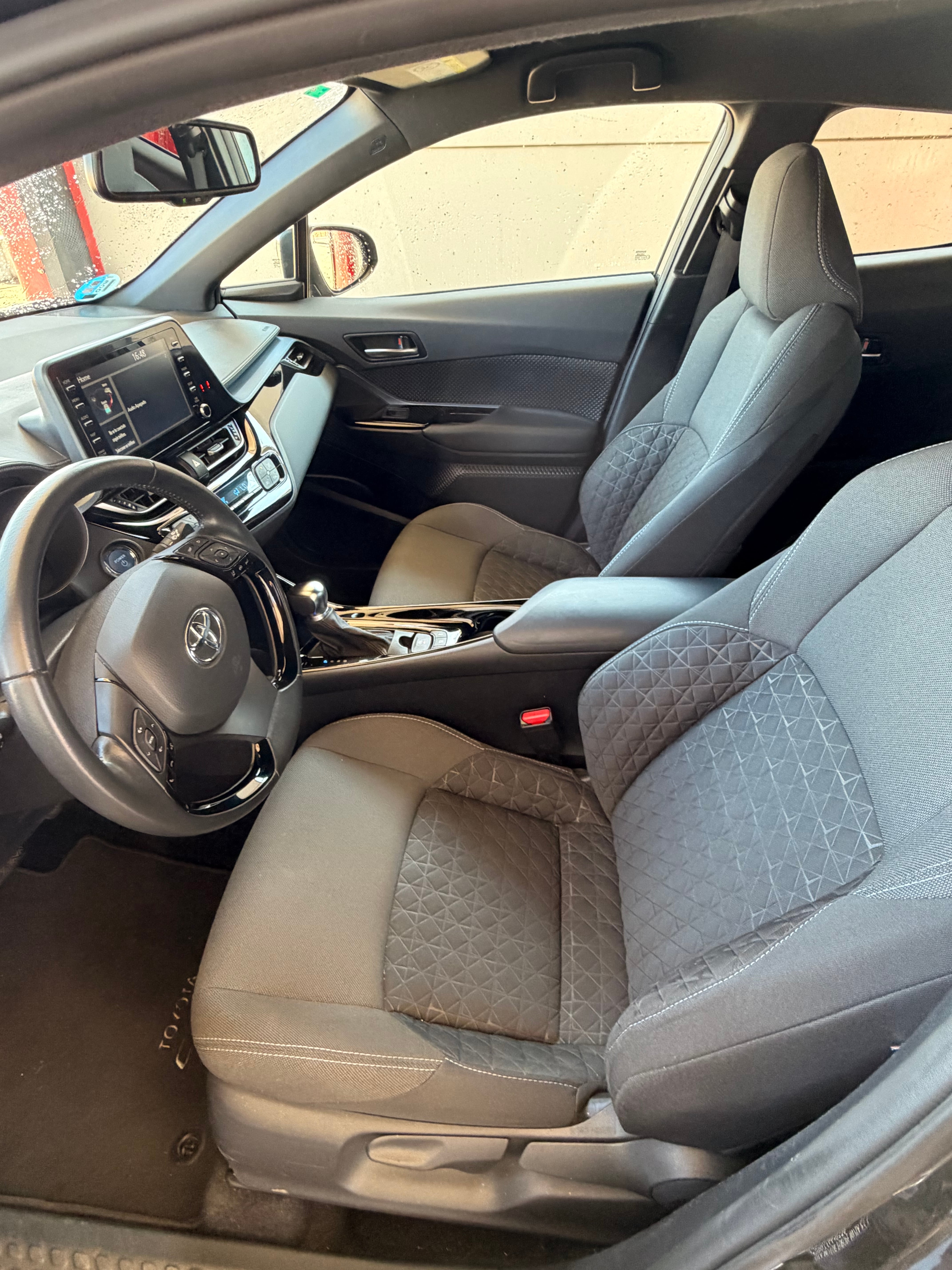 Toyota C-HR Hybrid met Achteruitrijcamera