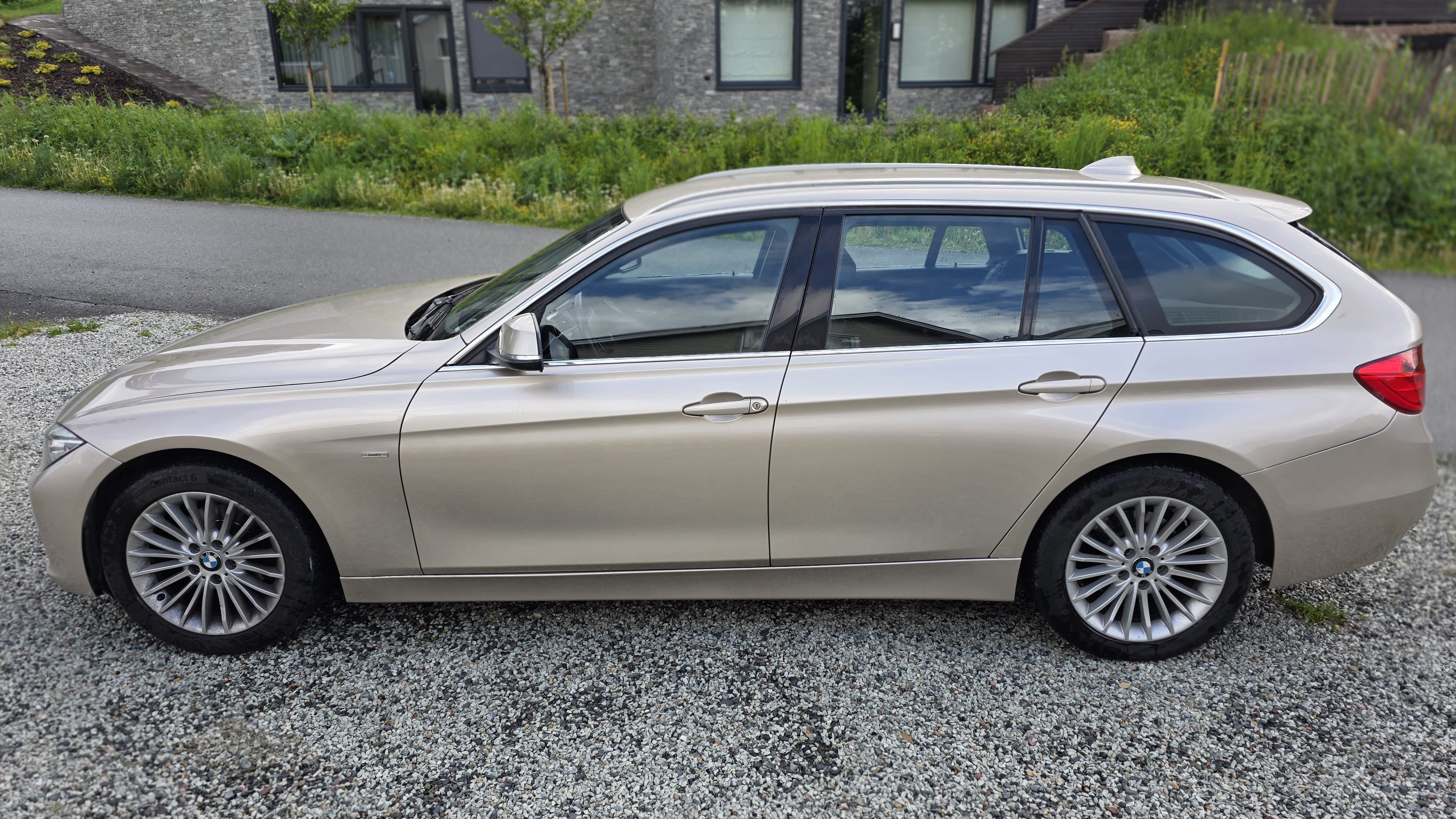 BMW 3-Serie 320i xDrive med Aircondition