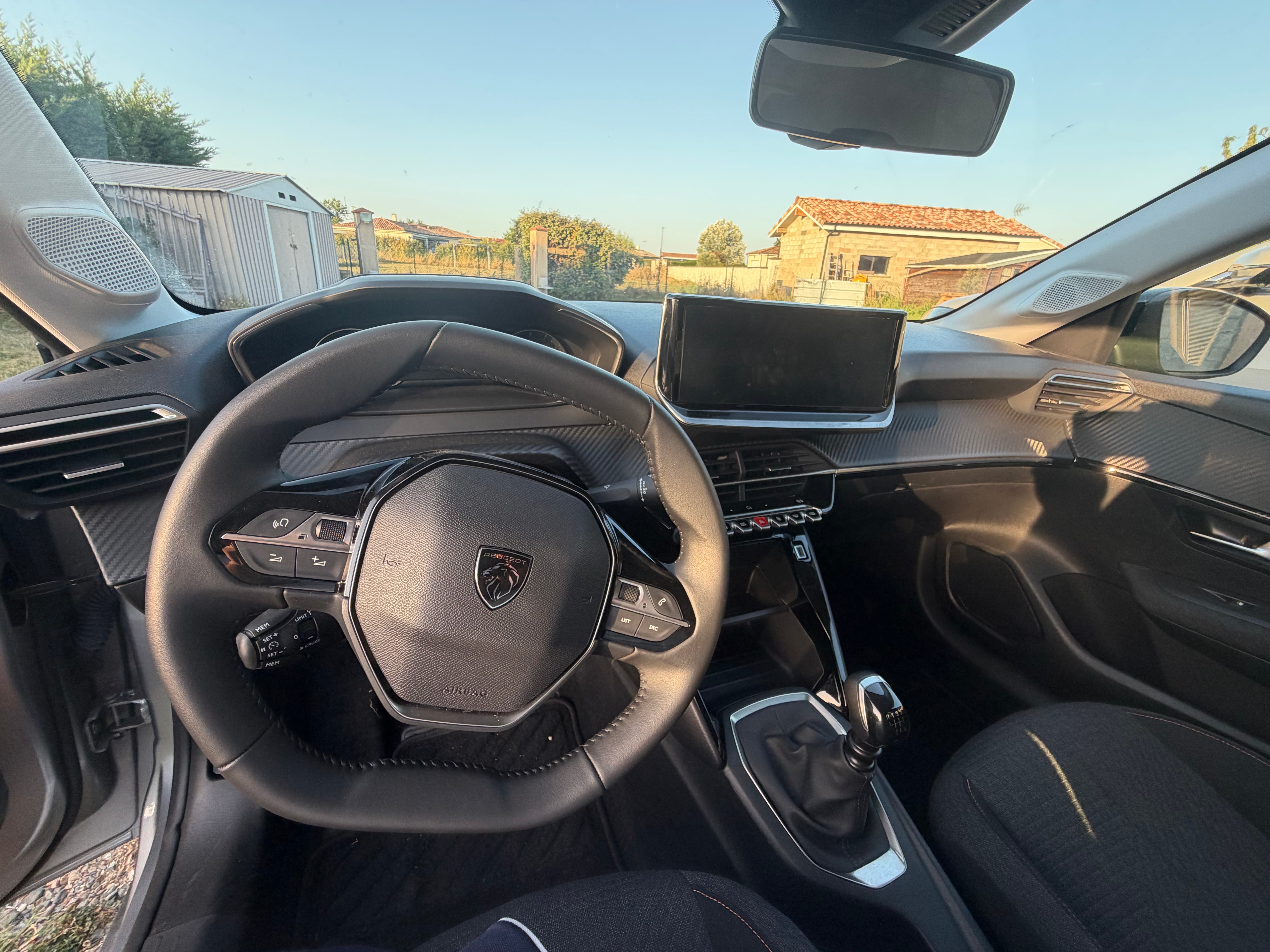 Peugeot 208 avec Siège bébé
