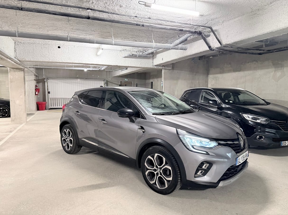 Renault Captur, 2022, Essence 95 / Électrique (hybride), automatique