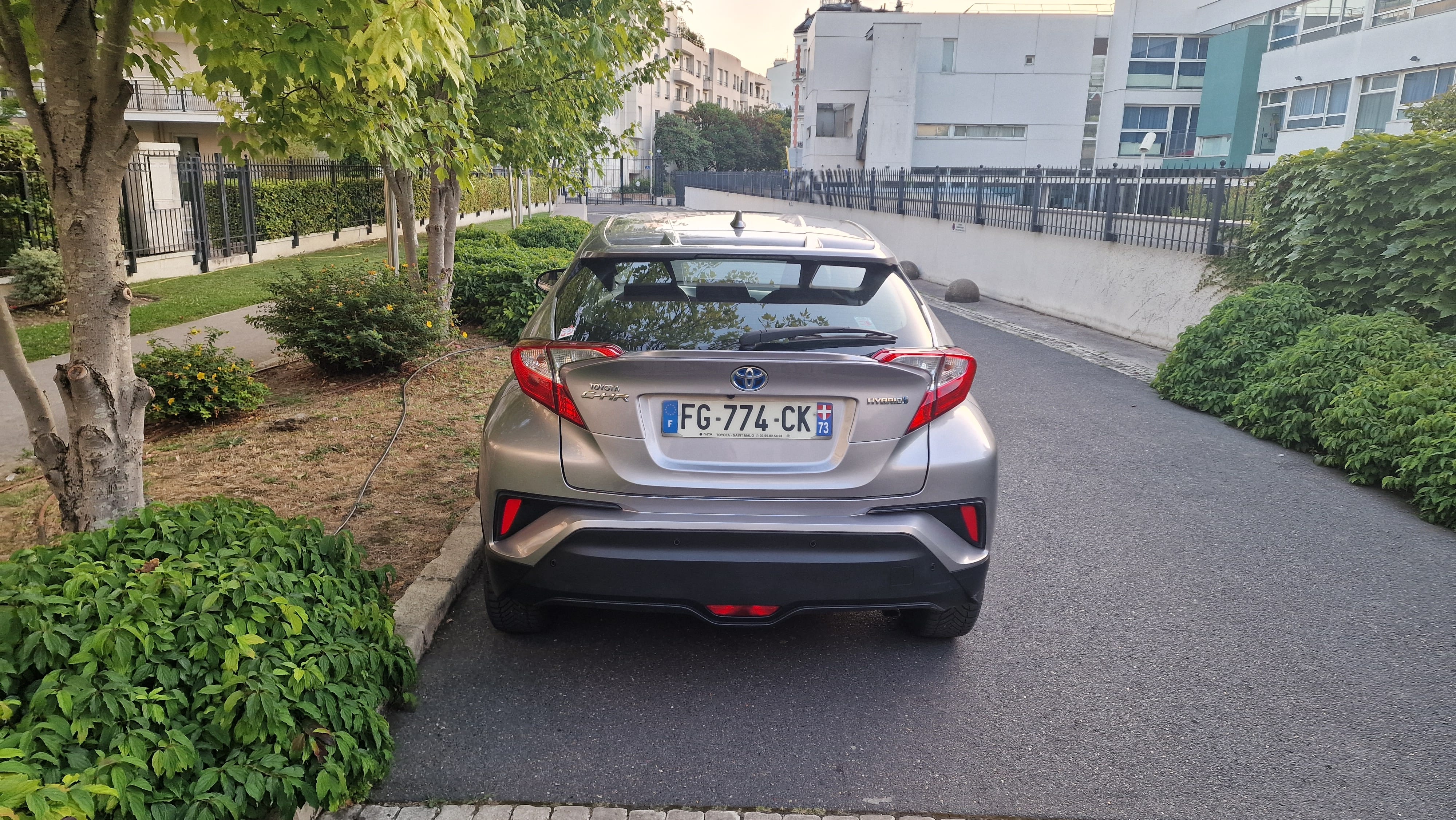 Toyota C-HR Hybrid avec GPS