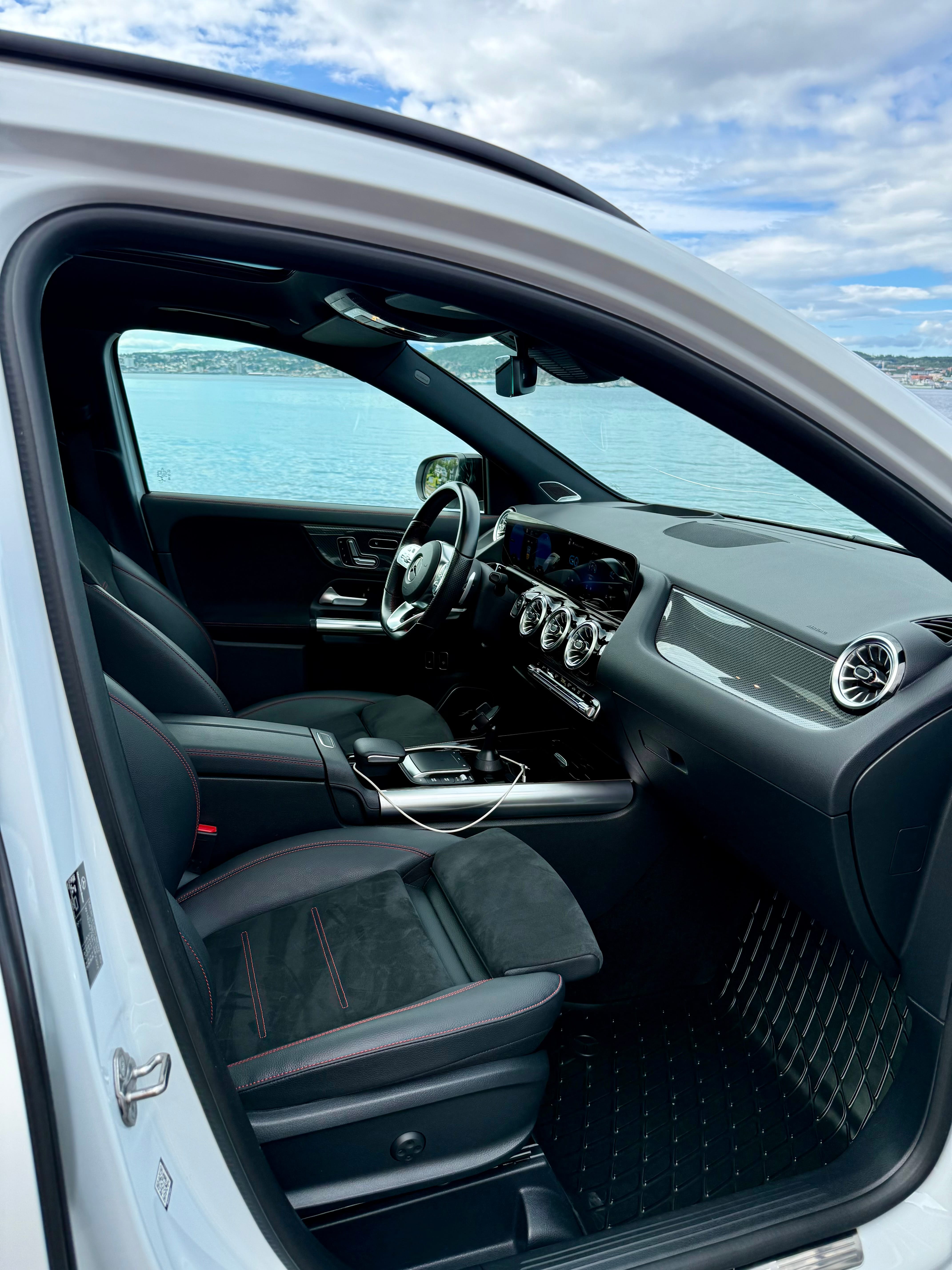 Mercedes-Benz GLA 250 med Apple CarPlay