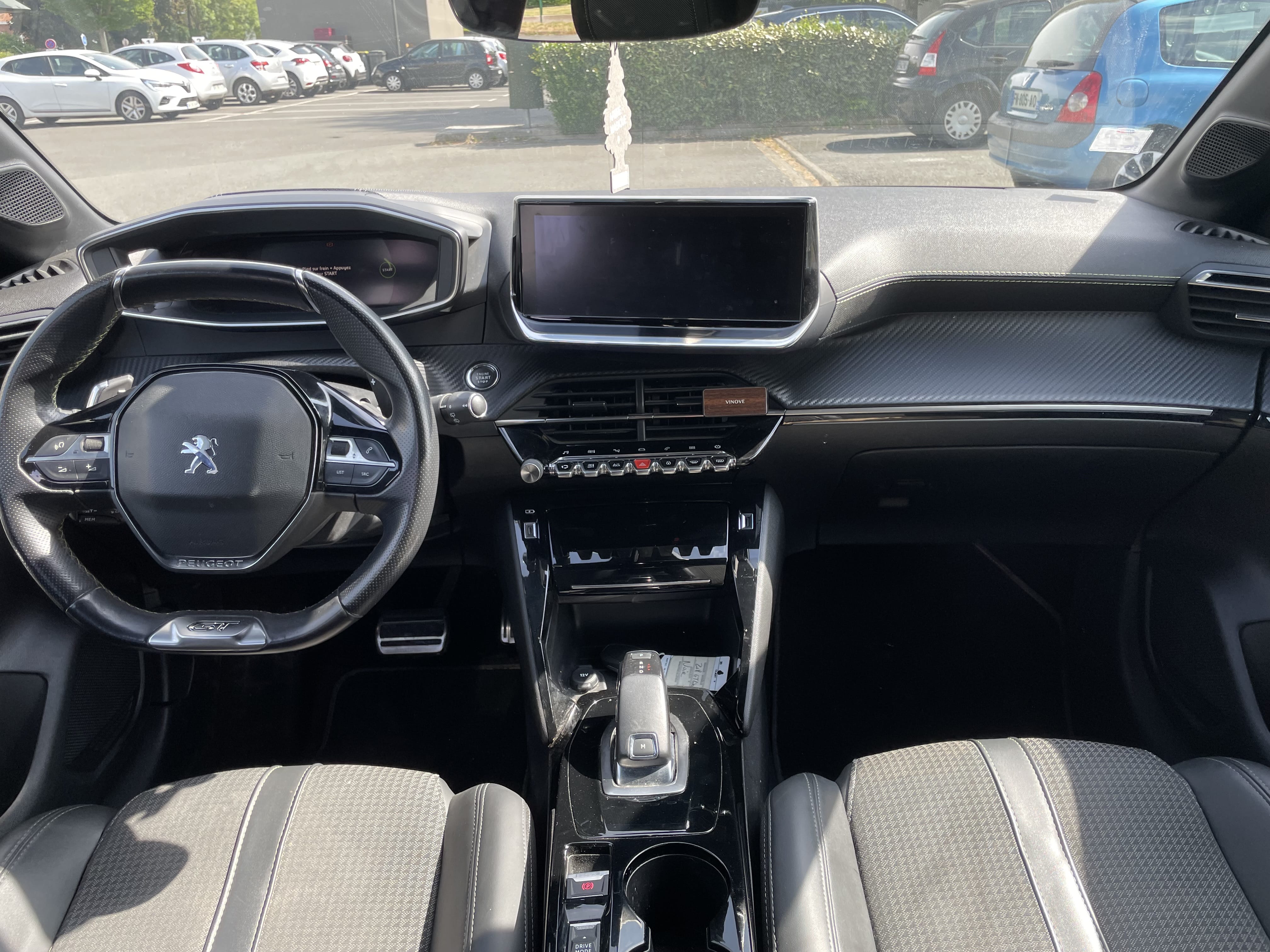 Peugeot 208 GT Line 100ch EAT8 avec GPS
