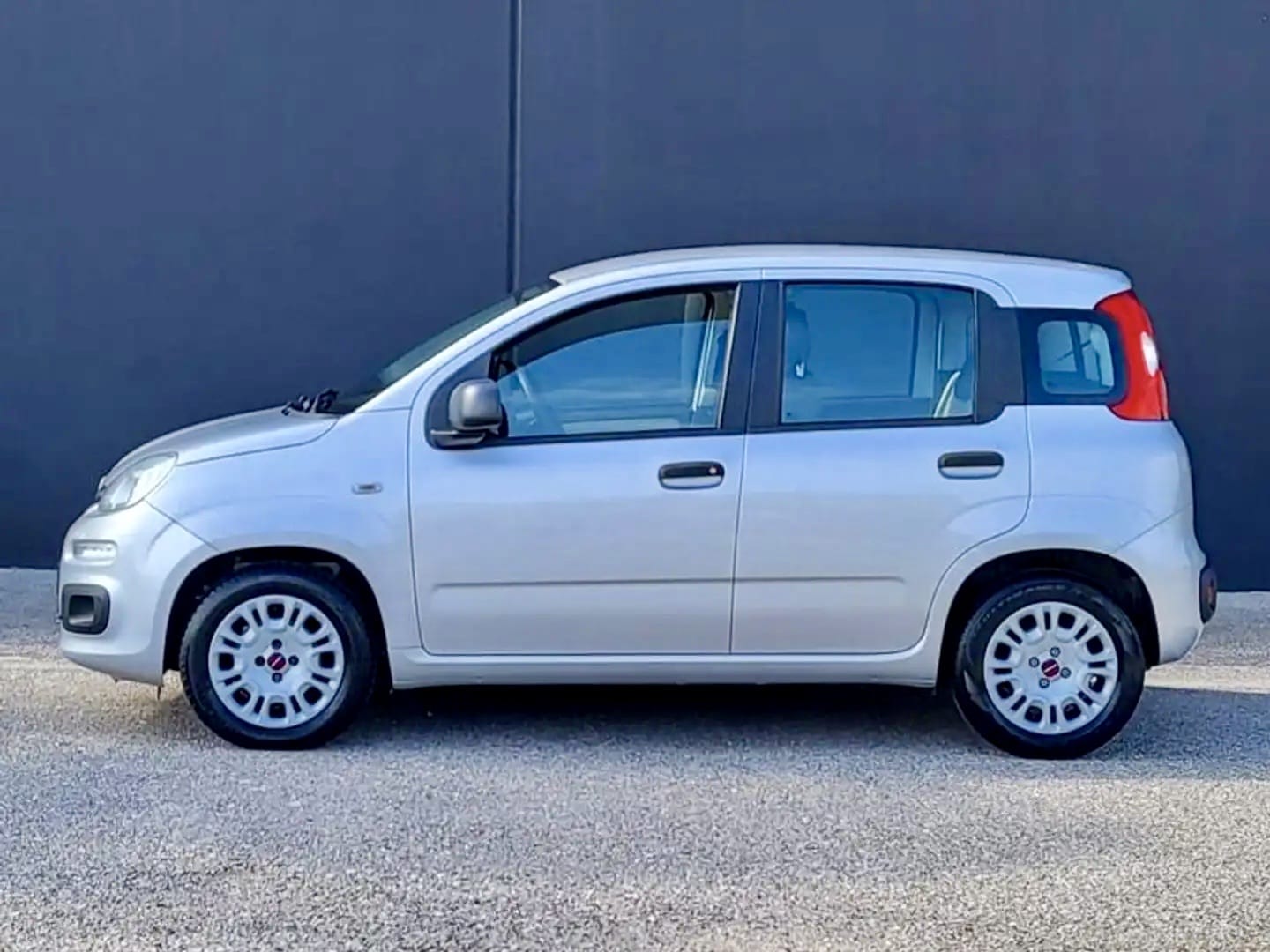 Fiat Panda 1.2 69 cv avec Climatisation