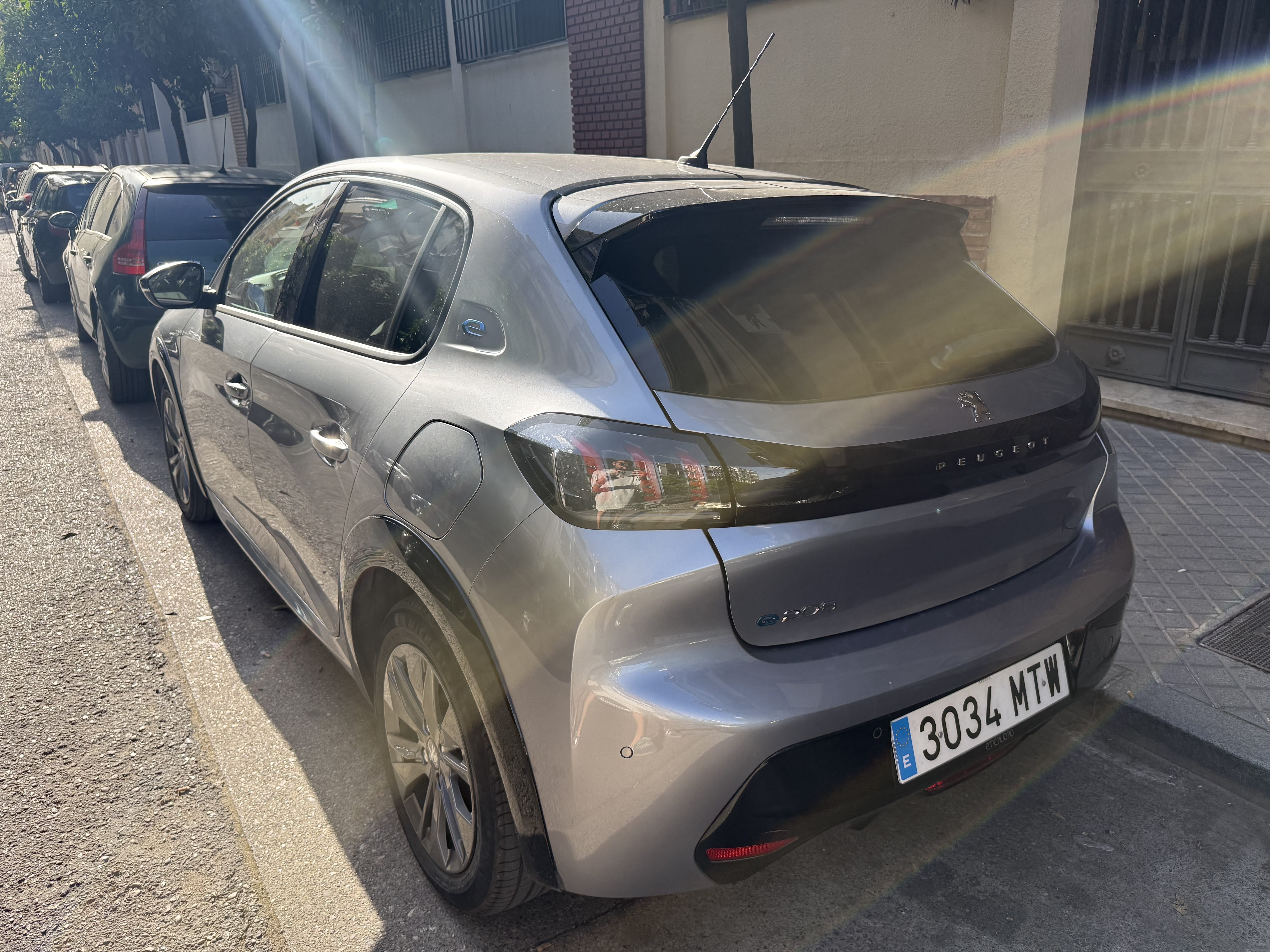 Peugeot 208 con Aire acondicionado