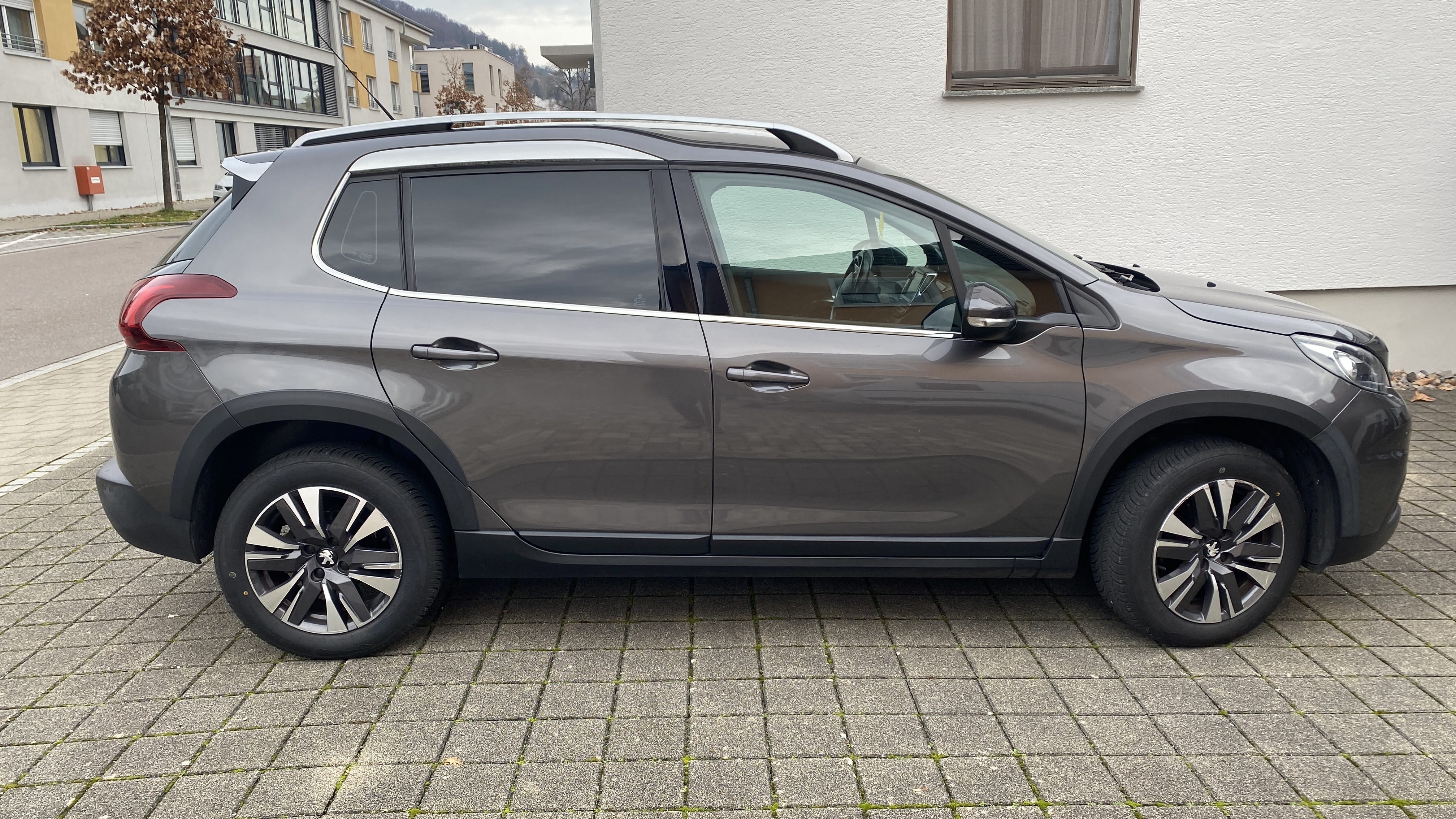 Peugeot 2008 mit Navigationsgerät