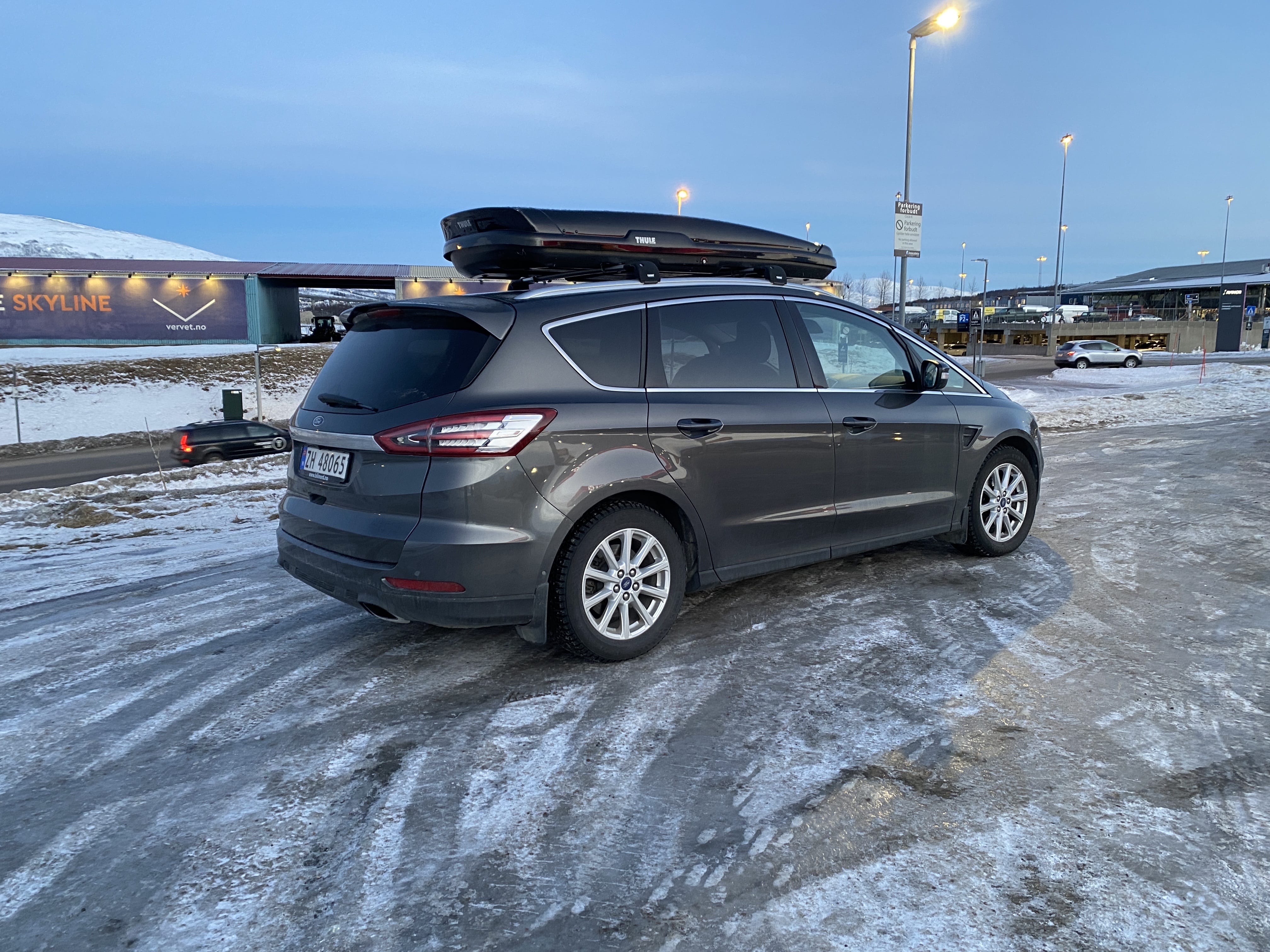Ford S-Max 2,0 TDCI 4wd, 7 seter god plass og takboks met GPS