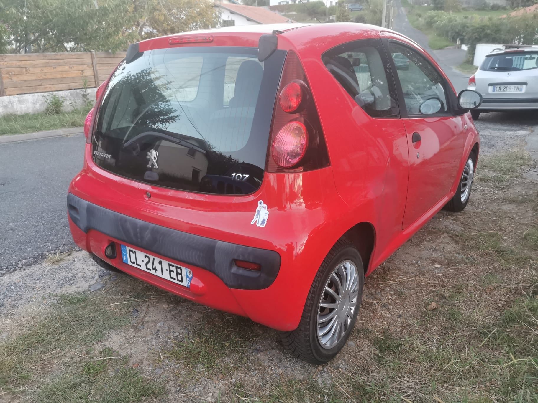 Peugeot 107 1.0 essence 70 cv FIABLE avec Audio Bluetooth