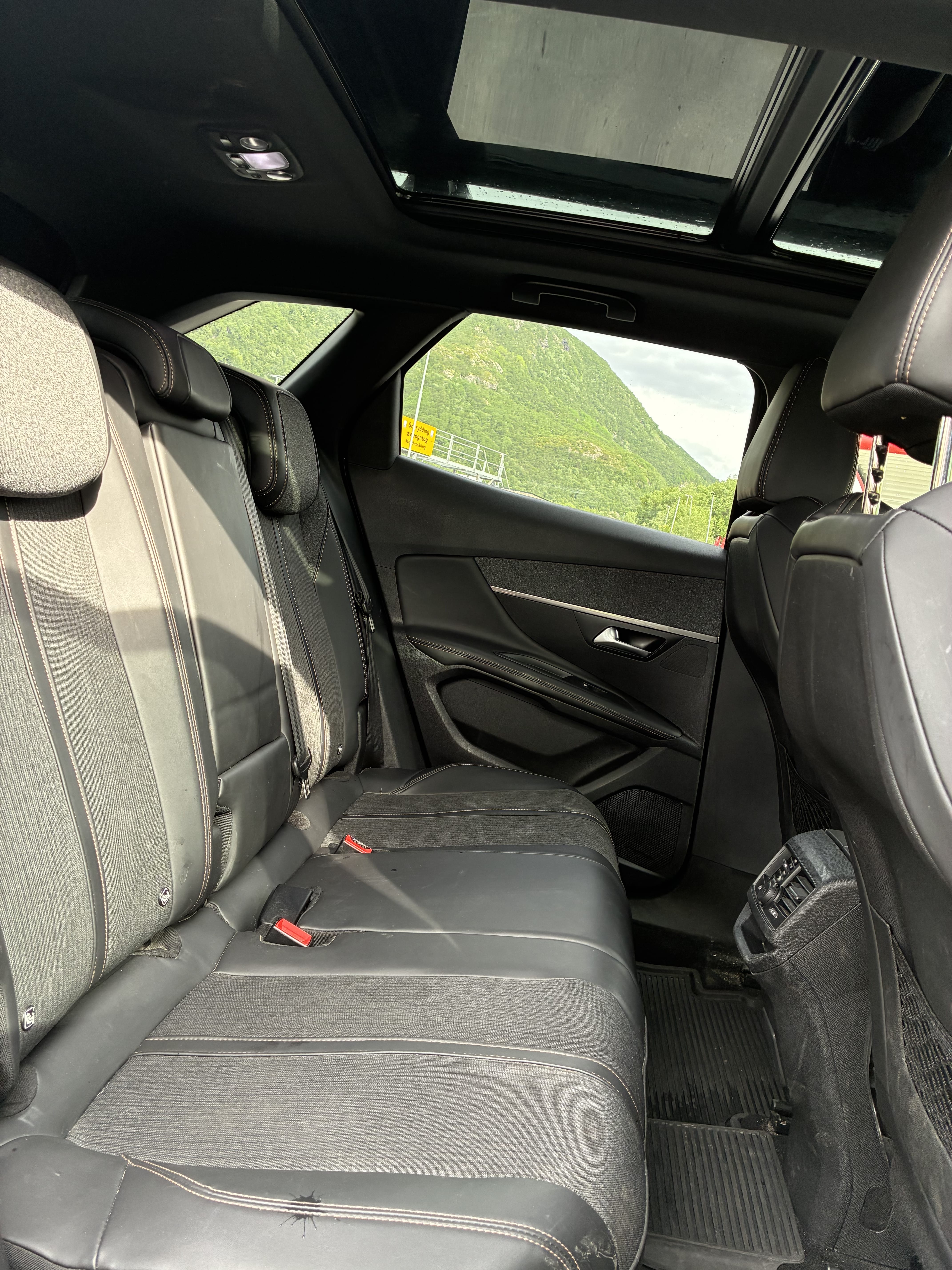 Peugeot 3008 with USB charging ports