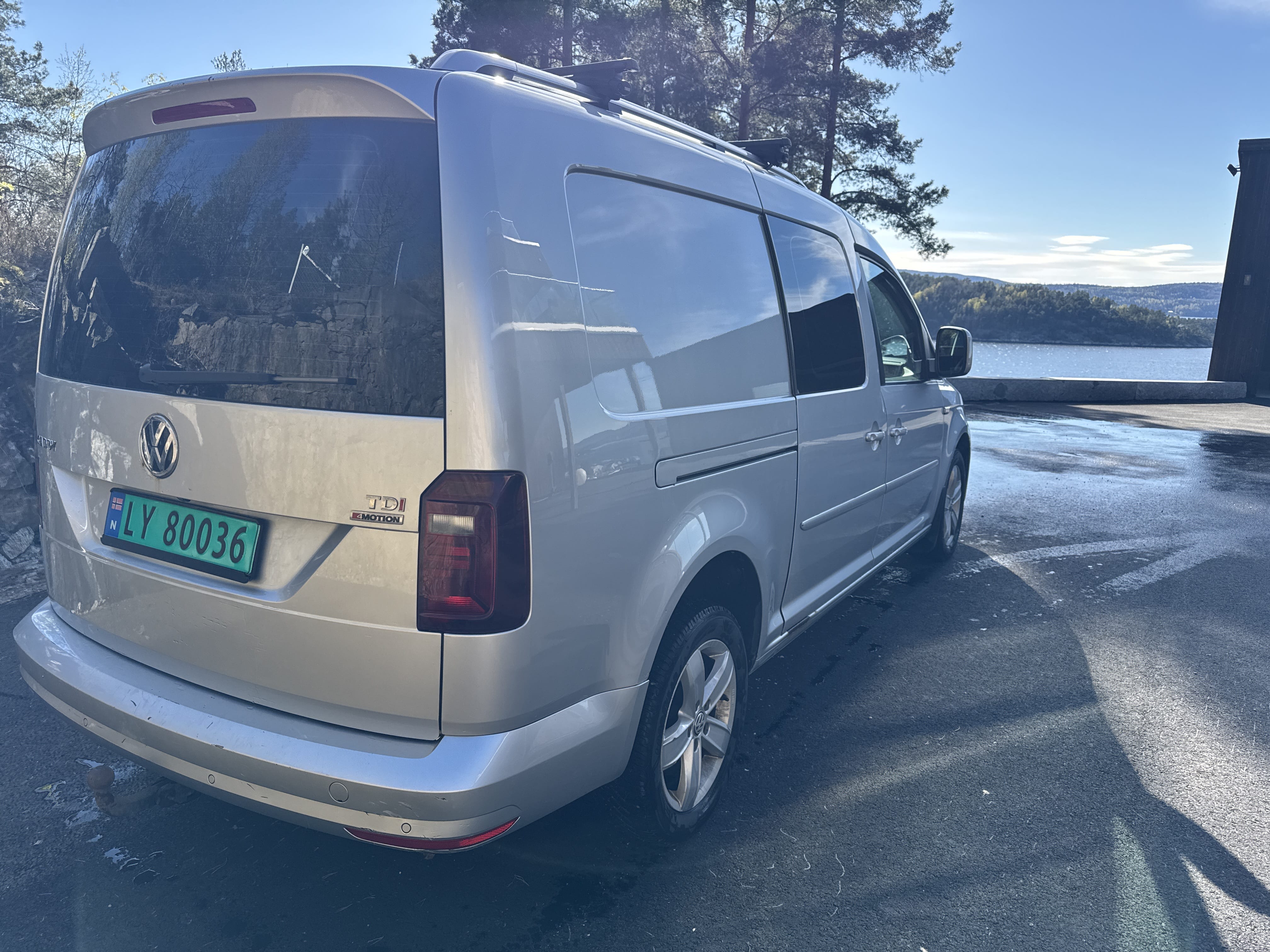 Volkswagen Caddy Maxi Varebil med Firehjulstrekk