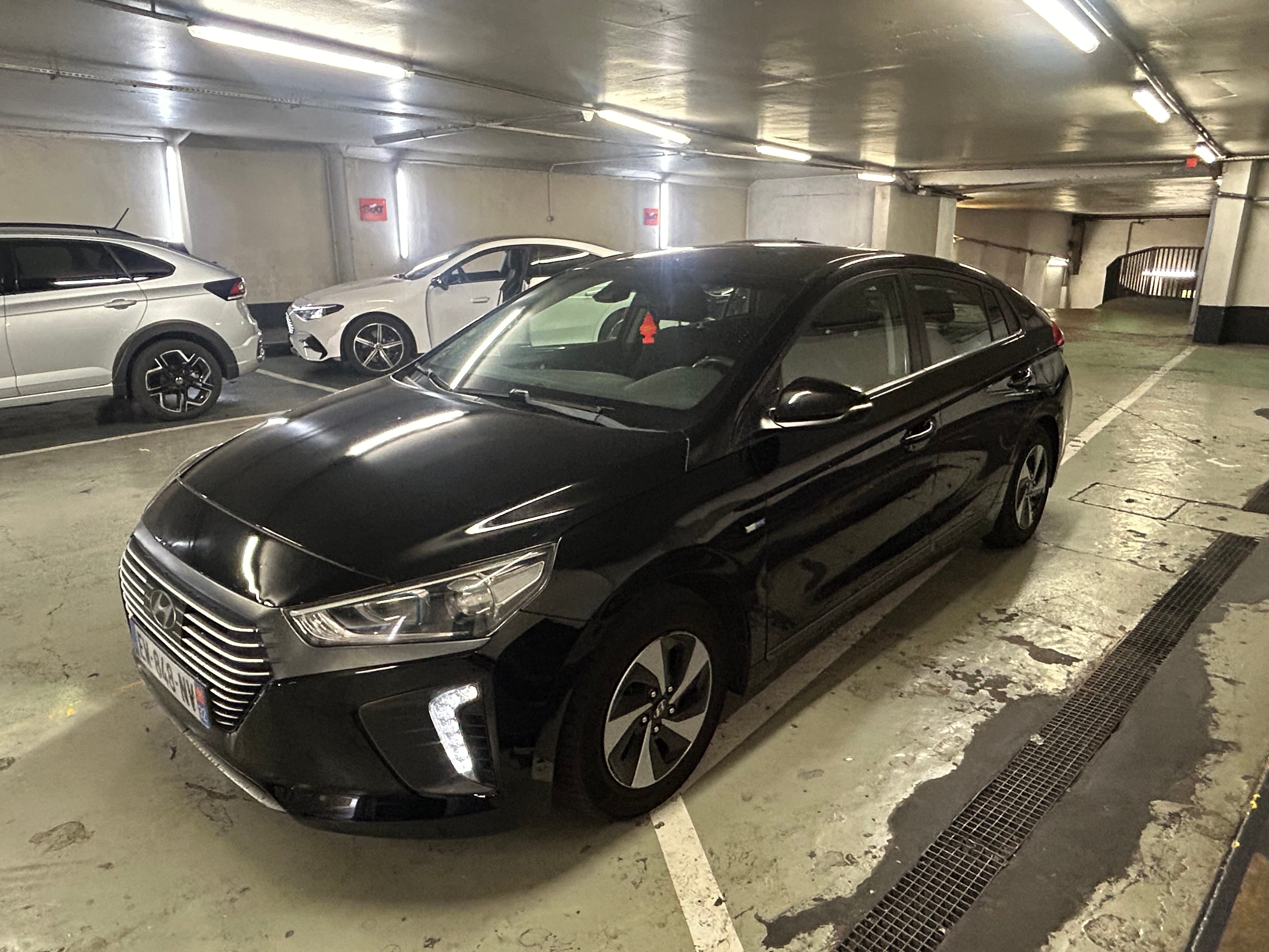 Hyundai Ioniq, 2018, Essence 95 / Elektrisch (hybride), automatisch