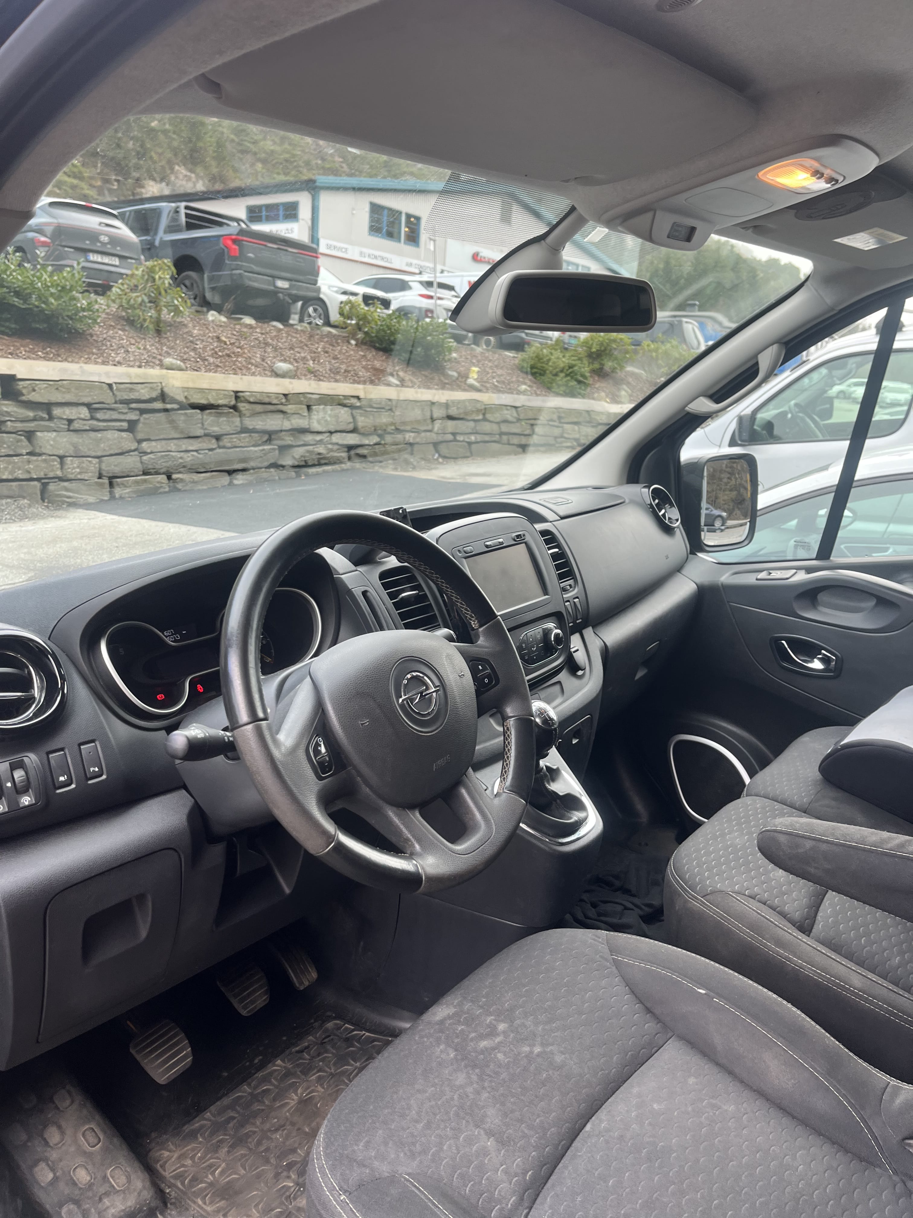 Opel Vivaro med Aircondition