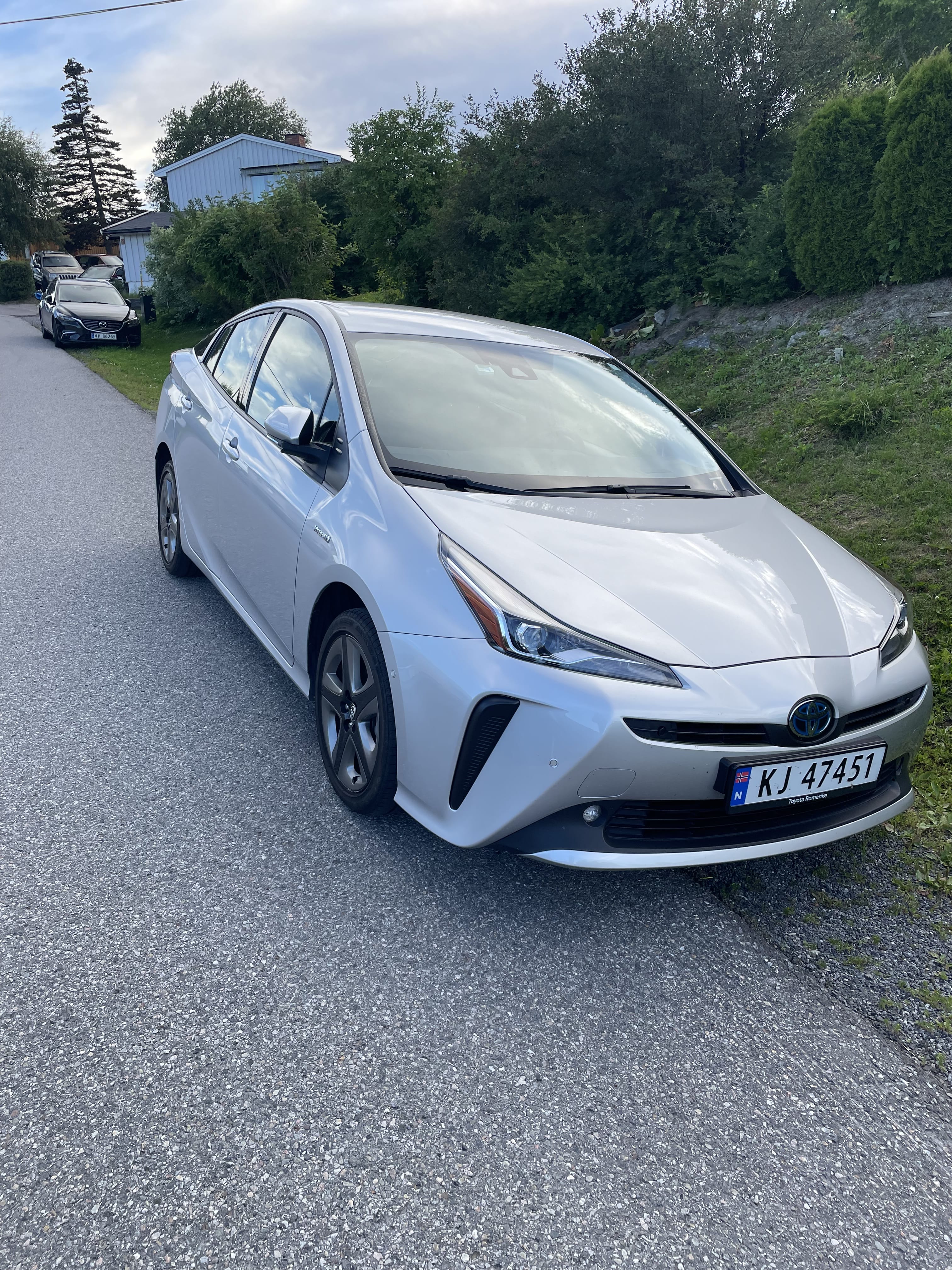 Toyota Prius LE AWD-E med Firehjulstrekk