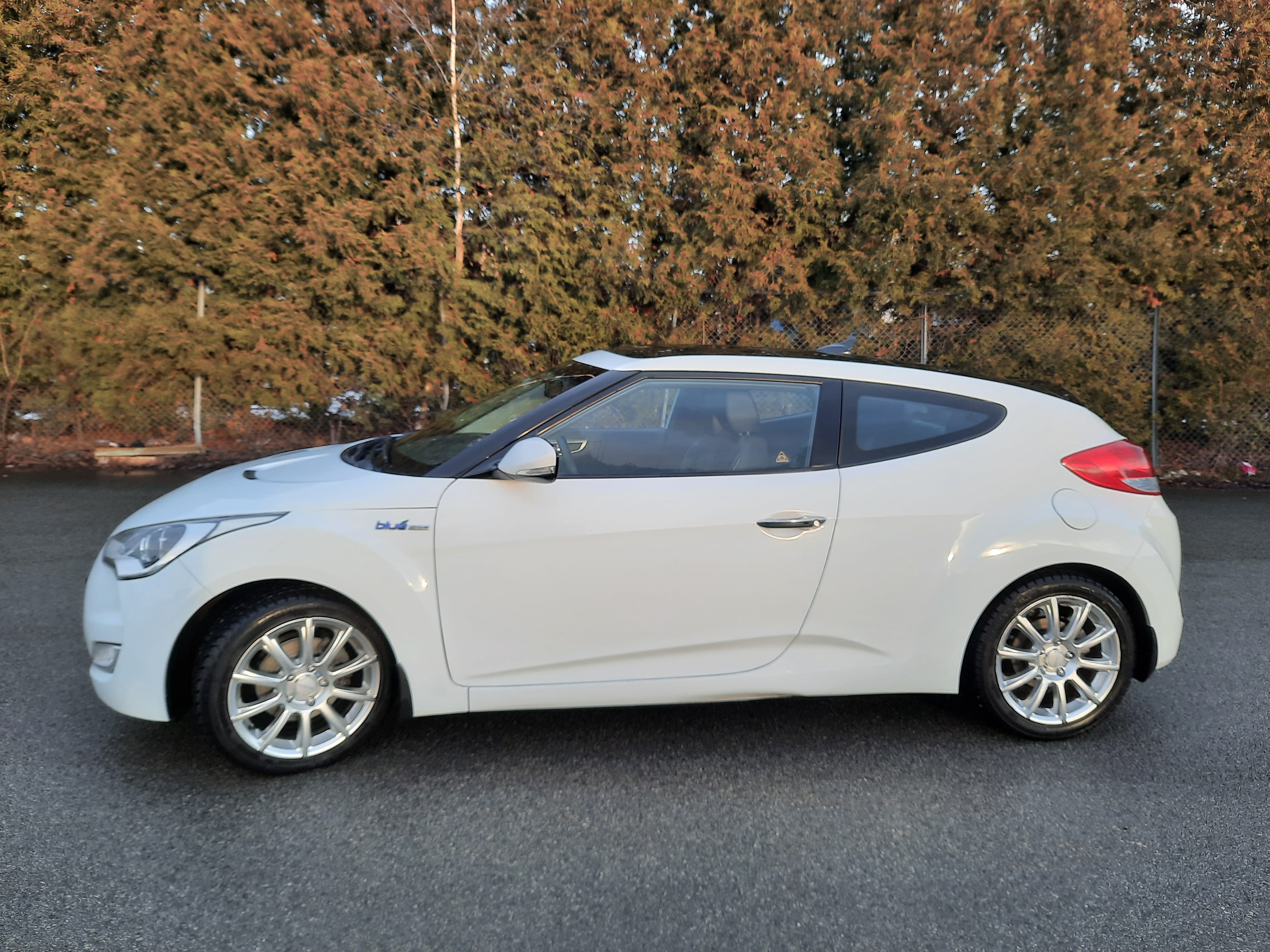 Hyundai Veloster med Aircondition