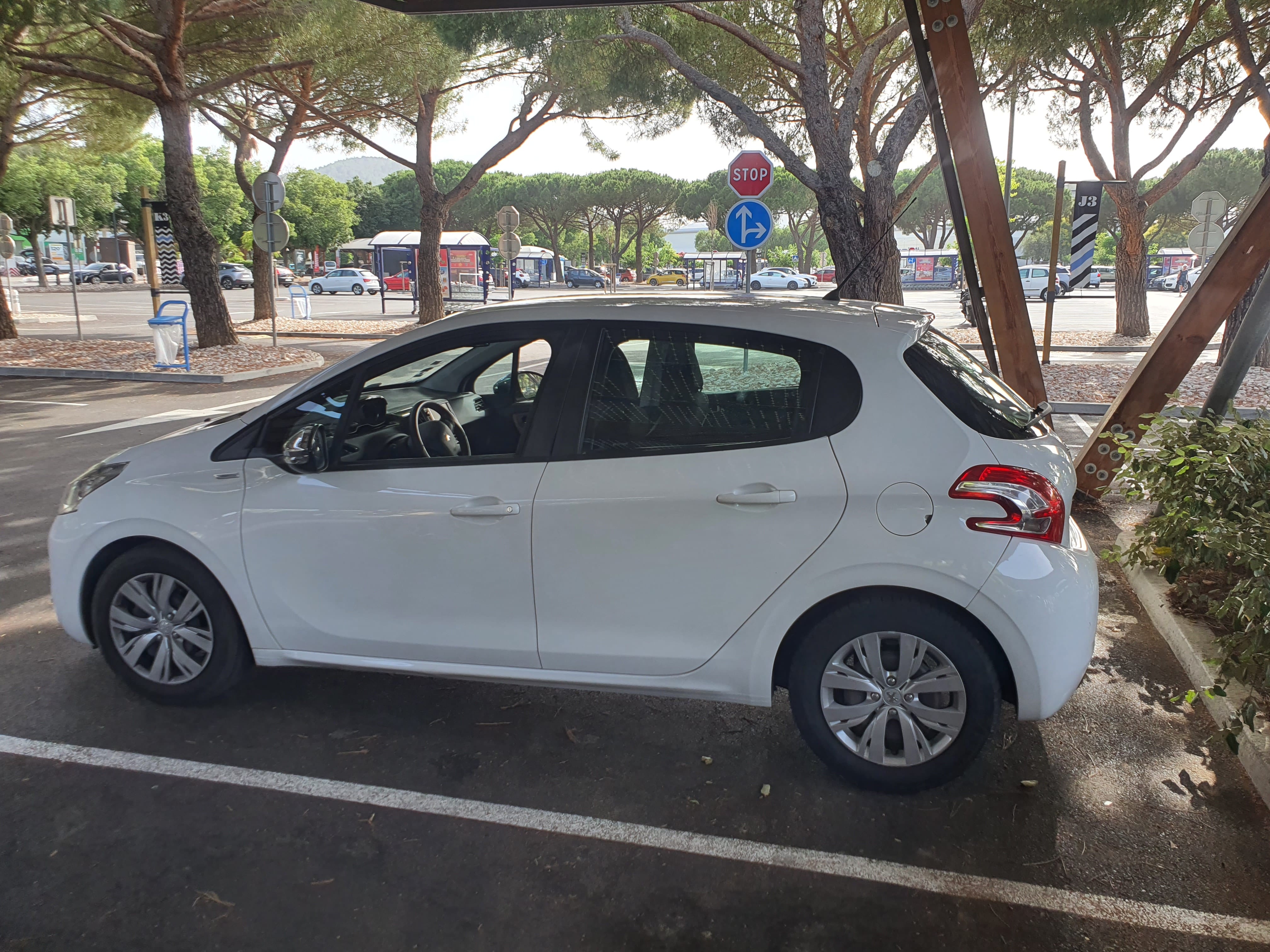 Peugeot 208 avec Climatisation